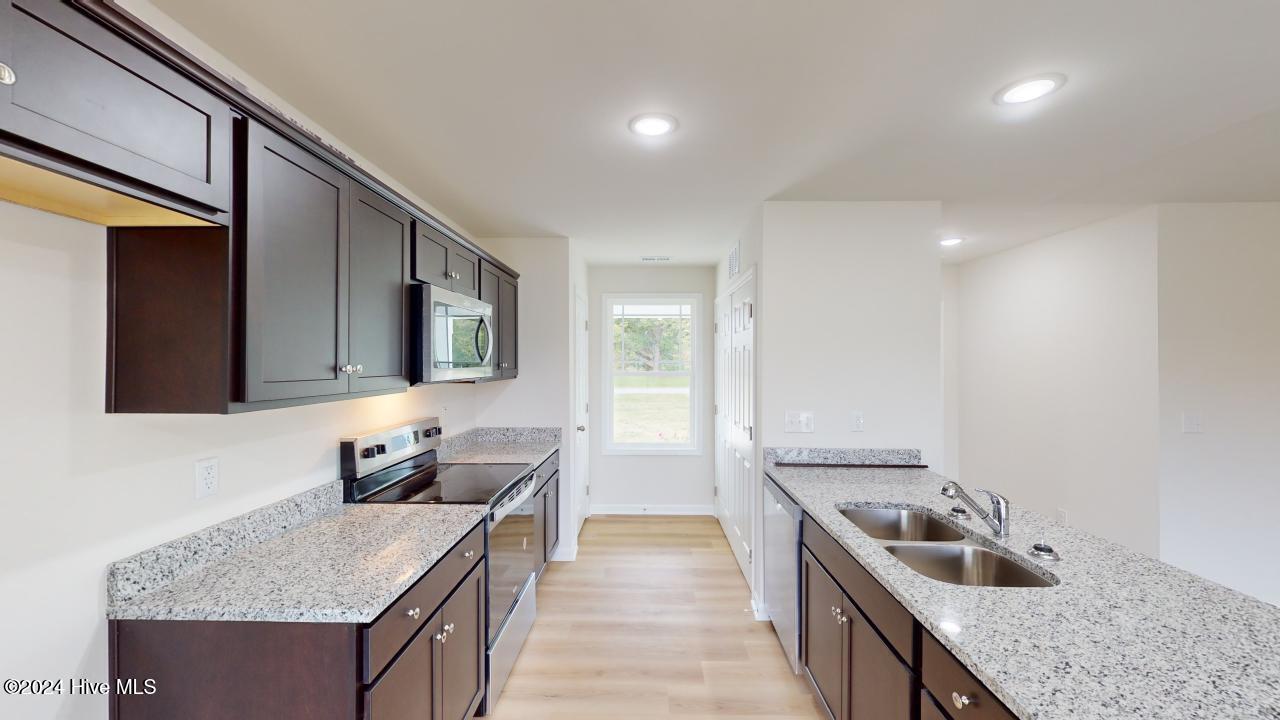 284 Swinson Drive Property Photo 26