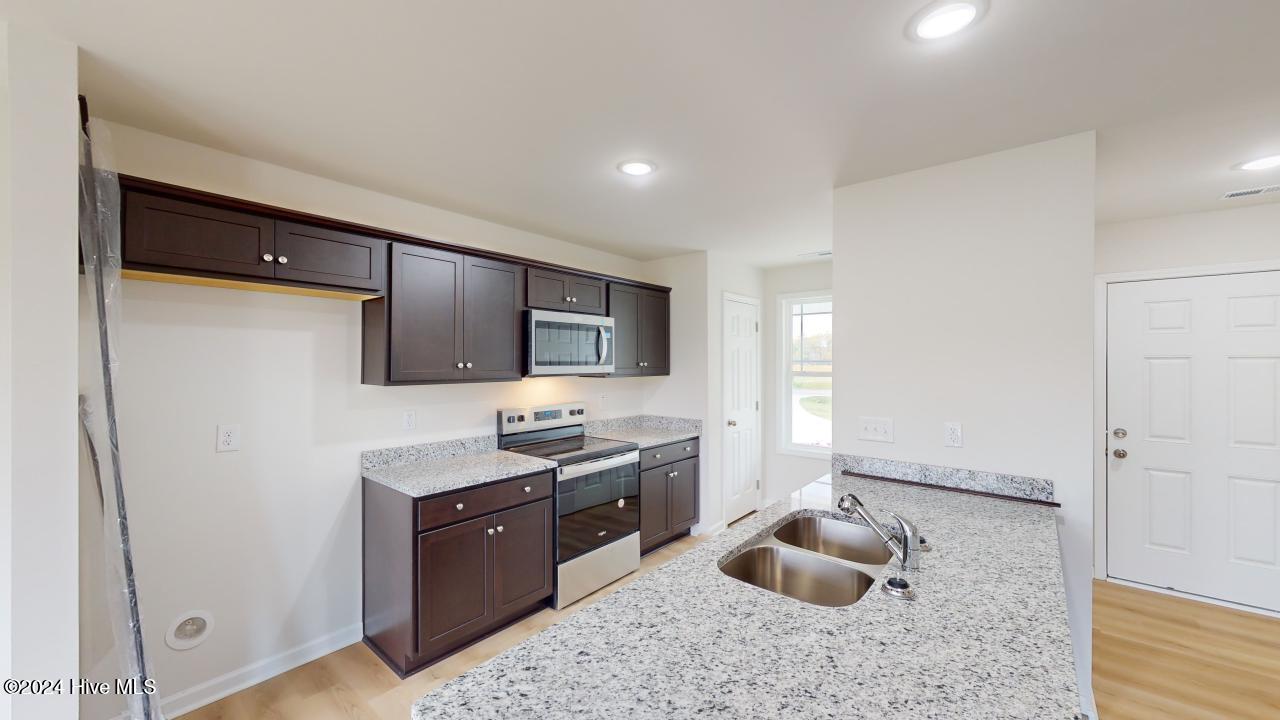 284 Swinson Drive Property Photo 27