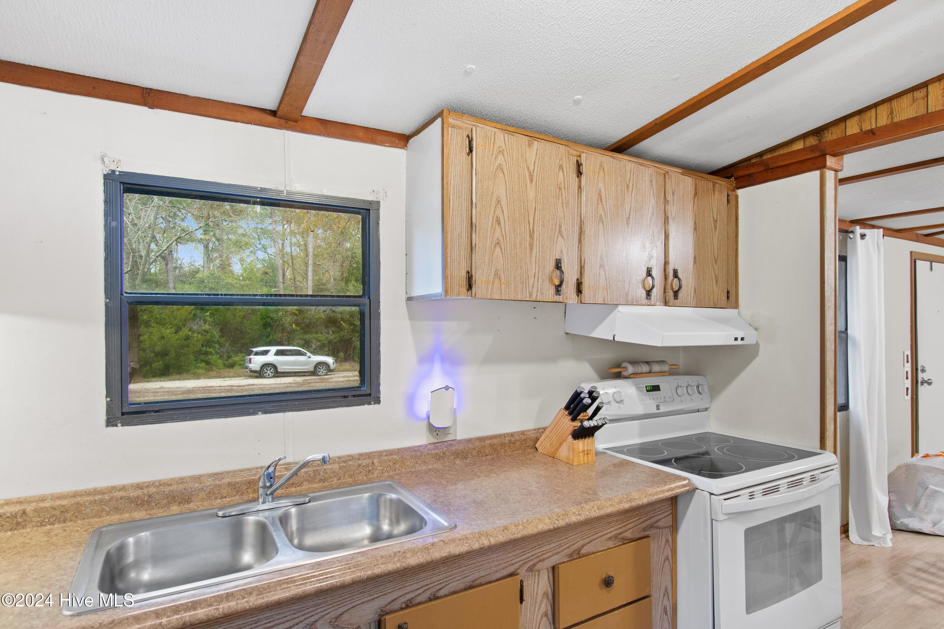 411 Baker Drive Property Photo 7