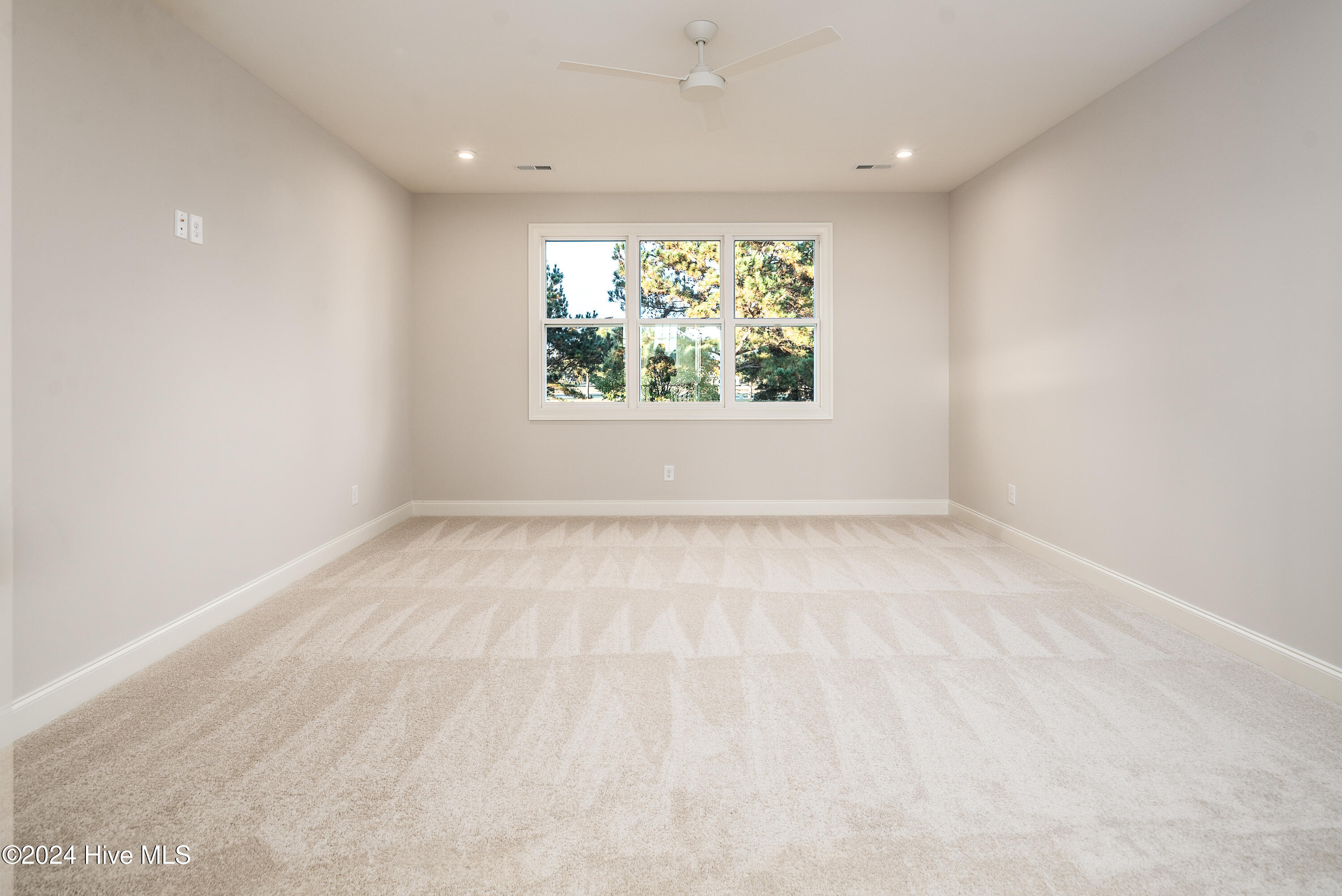 124 Pine Tree Point Property Photo 24