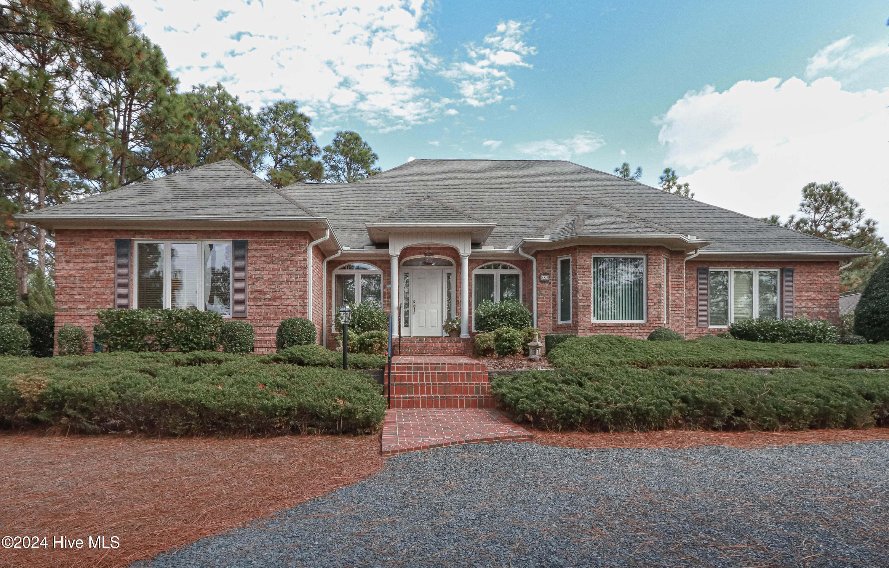 8 Interlachon Lane Property Photo