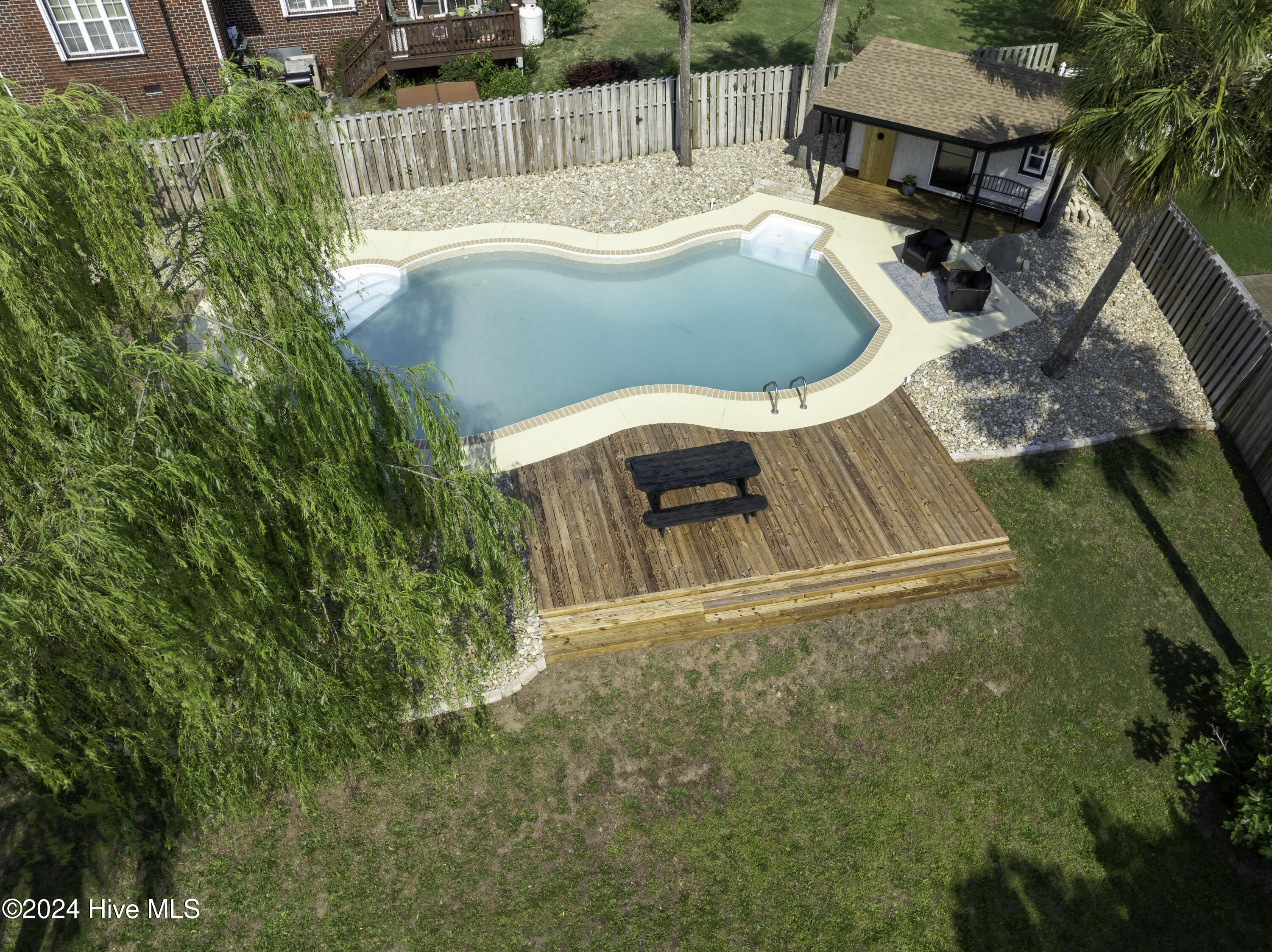 501-503 Birch Court Property Photo 7