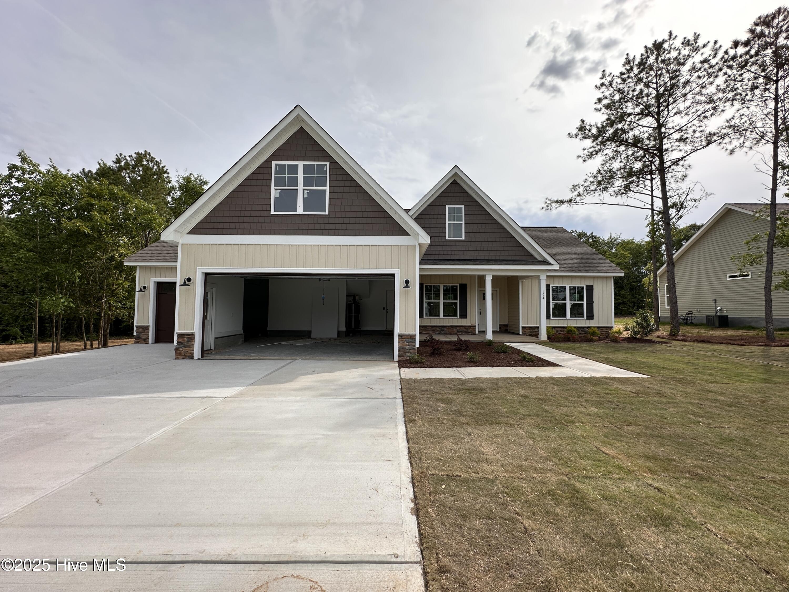 104 Roma Gora Court Property Photo