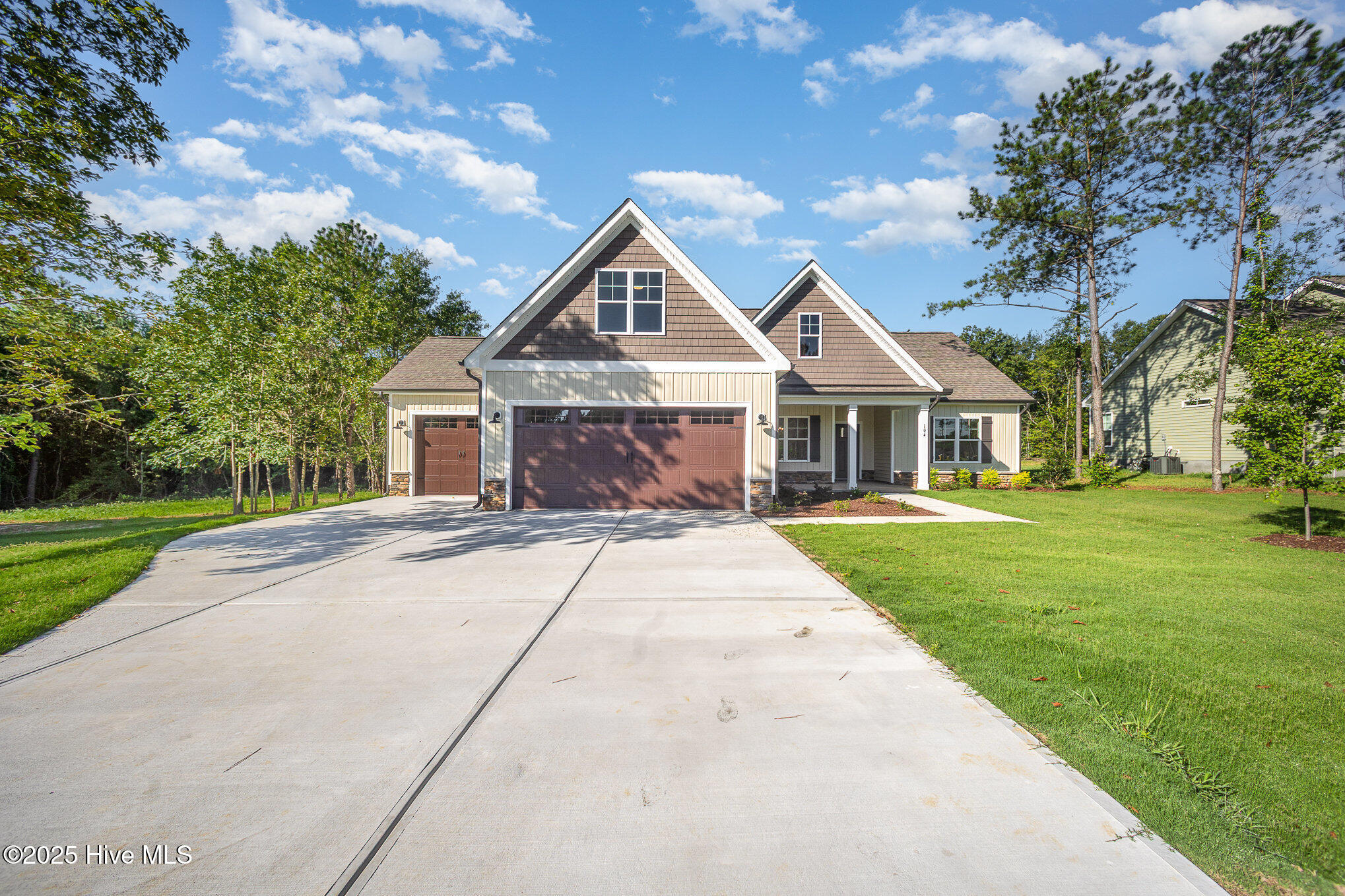 104 Roma Gora Court Property Photo 1
