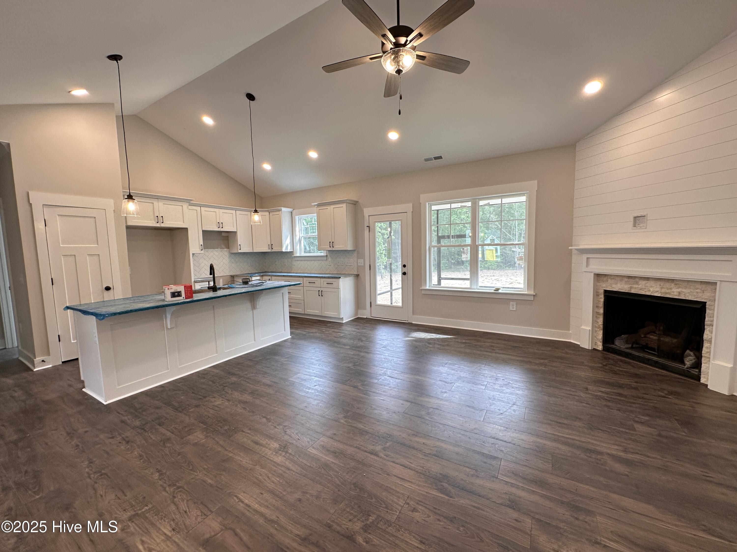 104 Roma Gora Court Property Photo 3