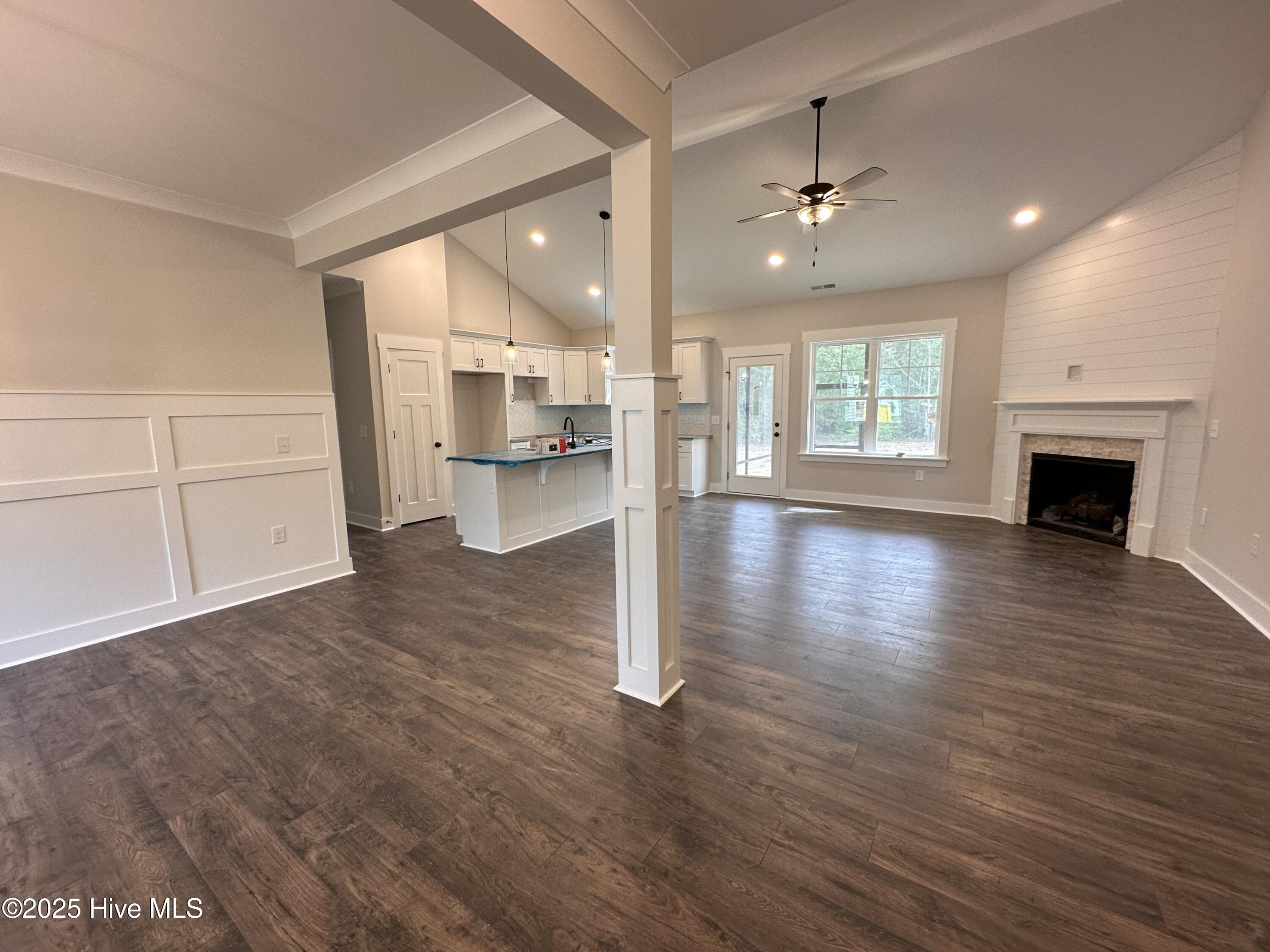 104 Roma Gora Court Property Photo 4
