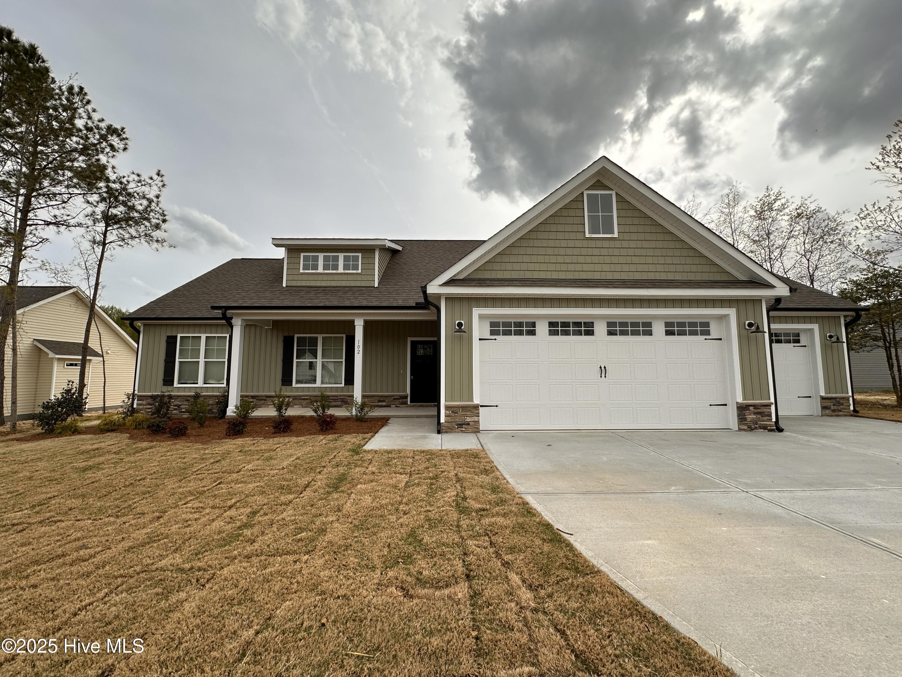 102 Roma Gora Court Property Photo 1