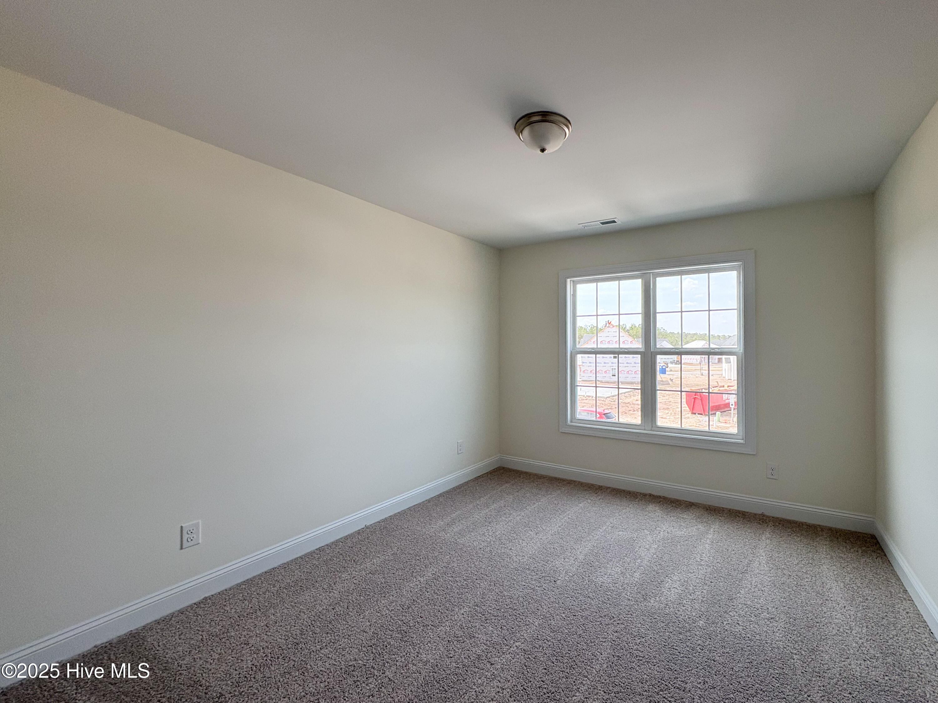 702 Ellabond Street Property Photo 10