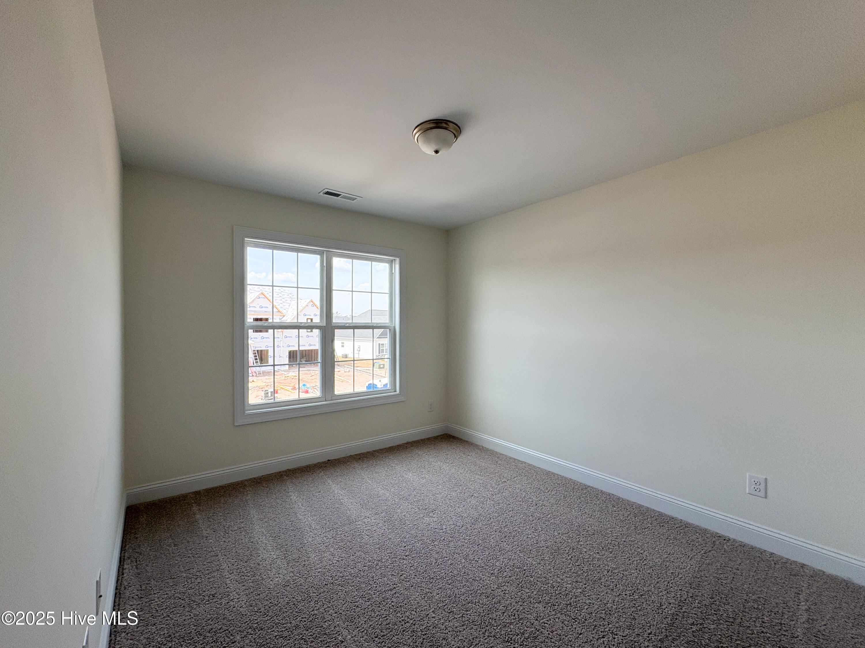 702 Ellabond Street Property Photo 11