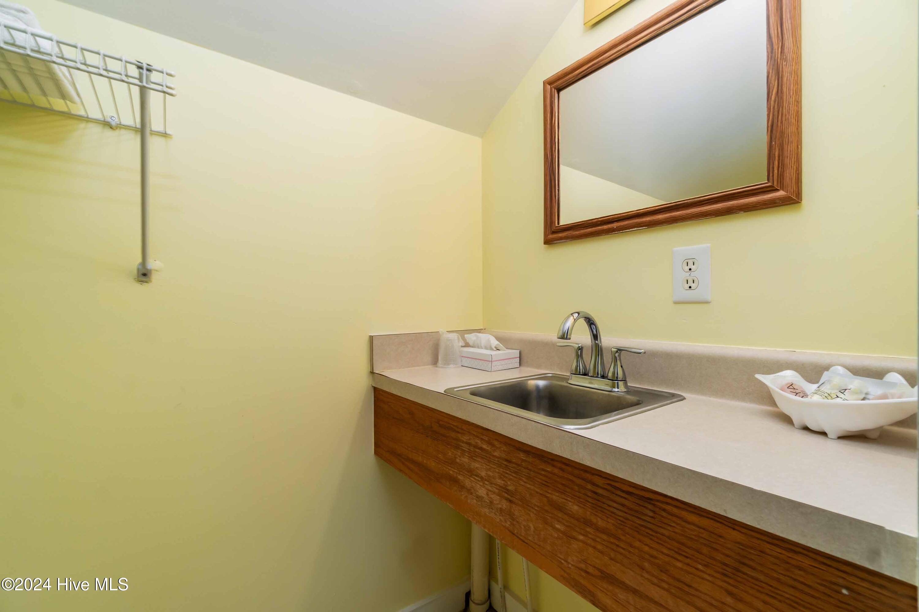 201 Wall Street 25 Property Photo 13