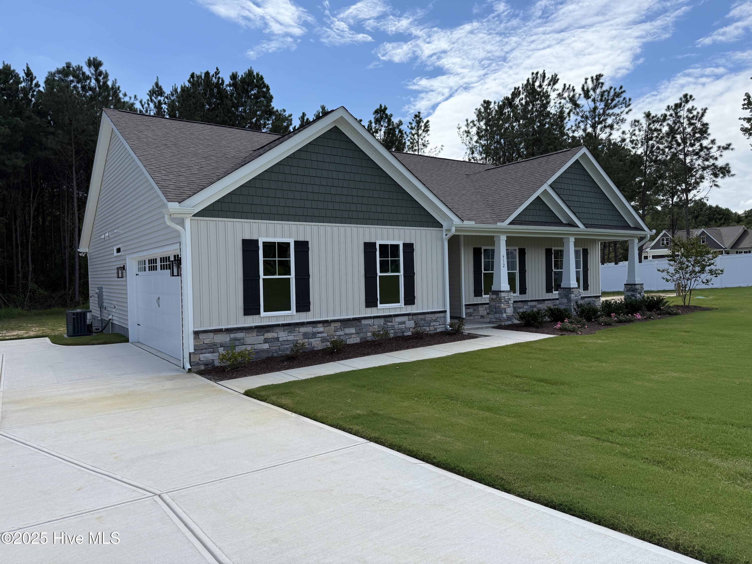 612 Tuscany Circle Property Photo 4