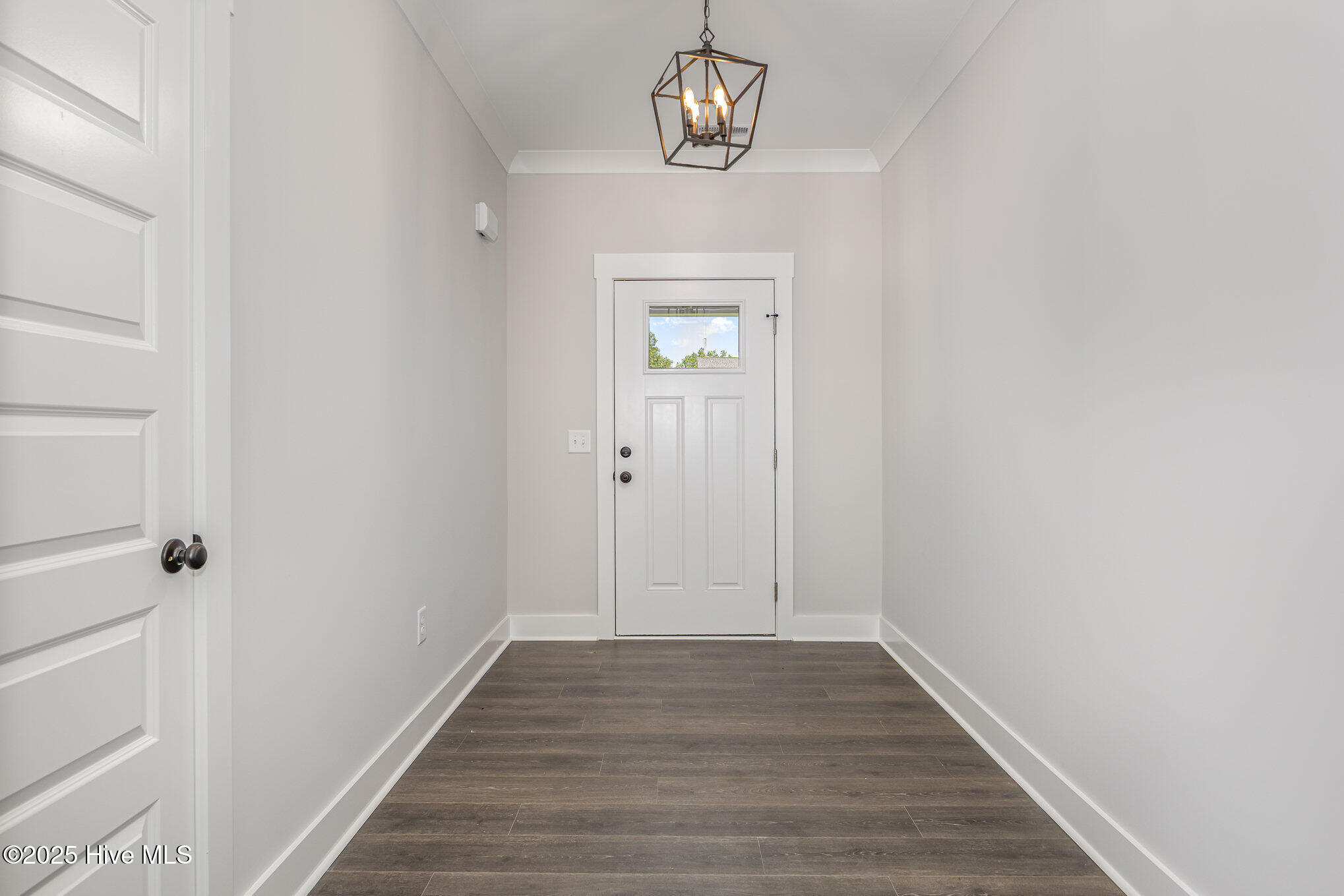 612 Tuscany Circle Property Photo 7