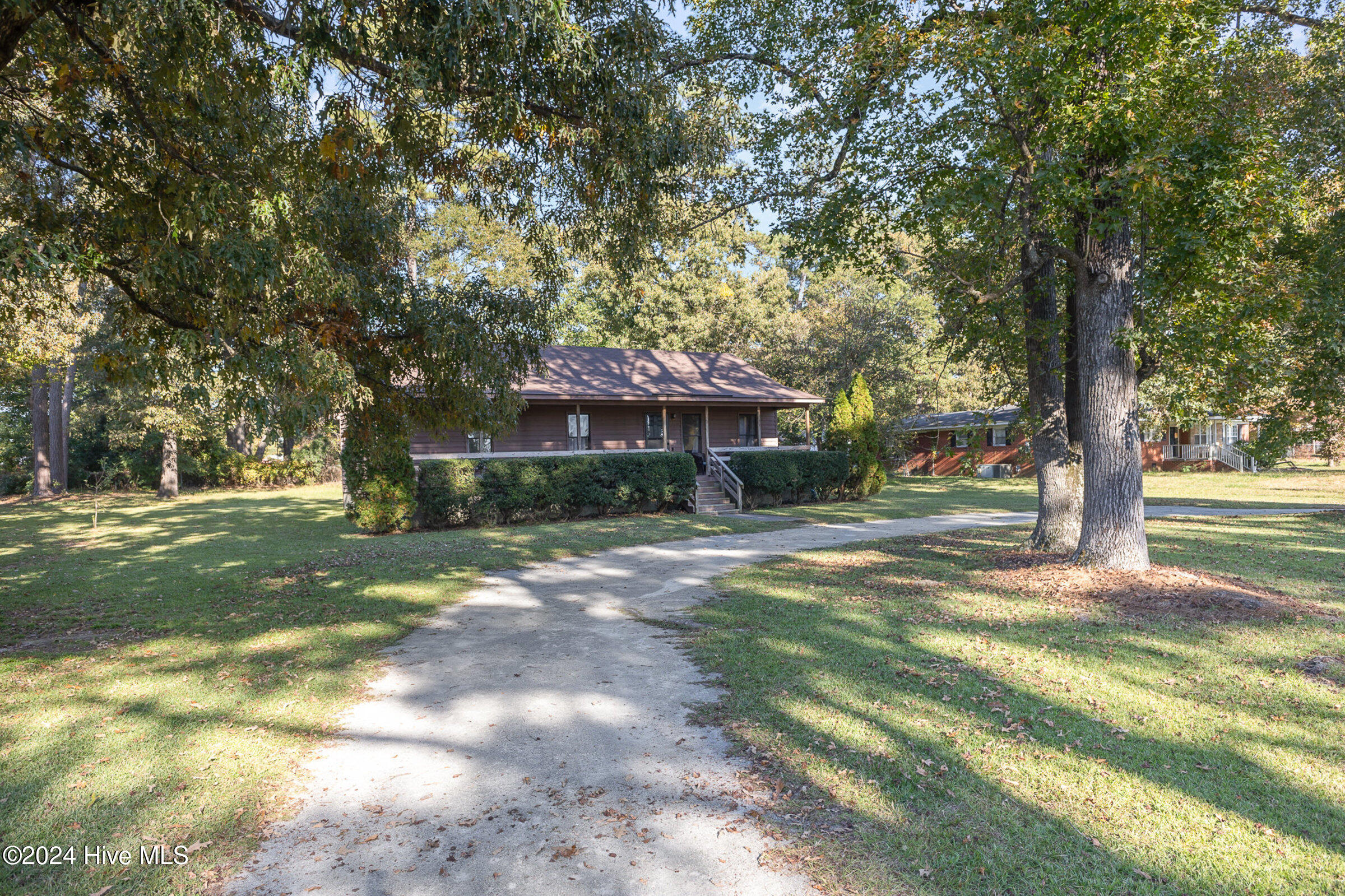 203 Woodside Drive Property Photo 1