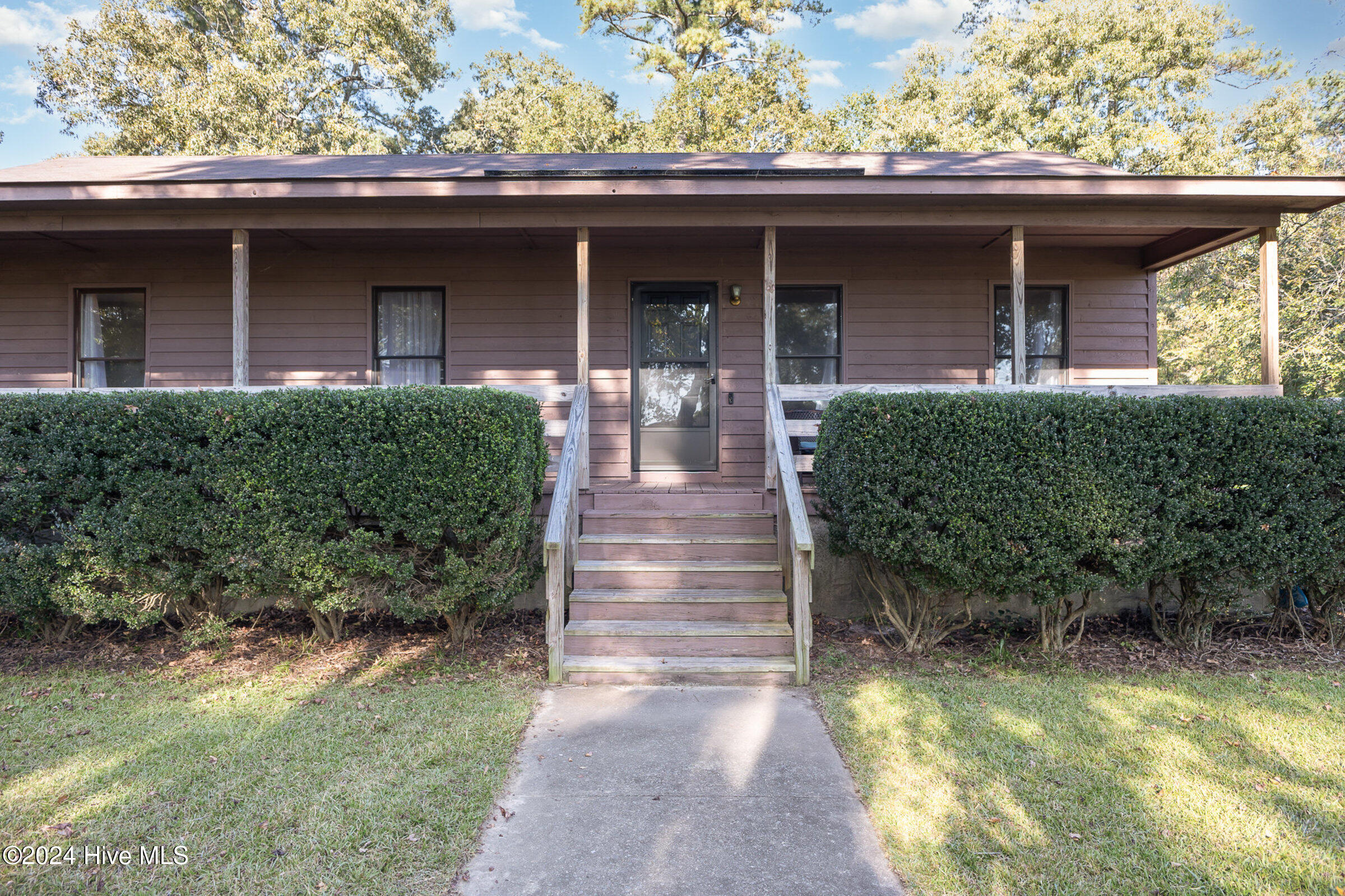 203 Woodside Drive Property Photo 4