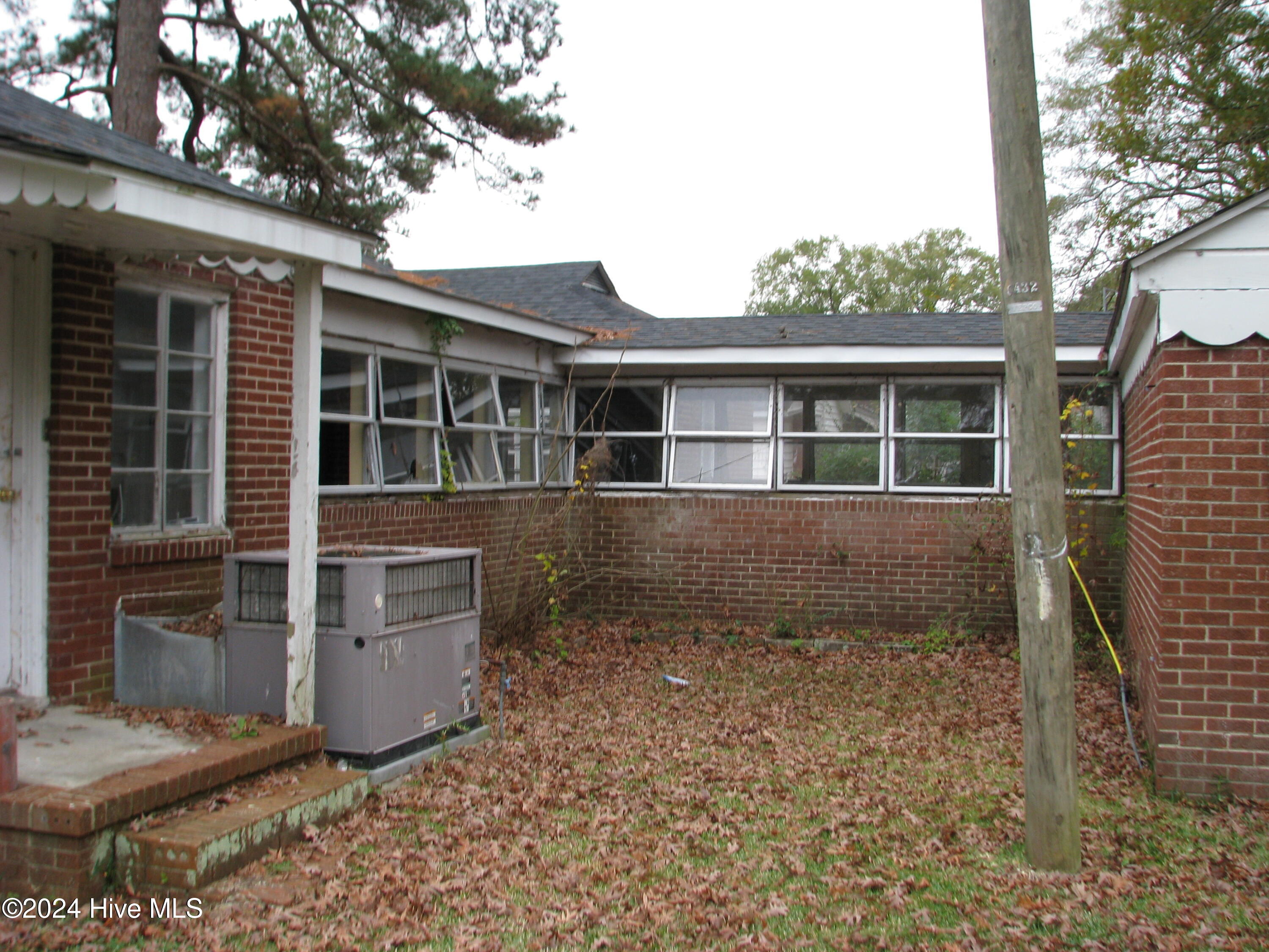 807 Roosevelt Avenue Property Photo 4