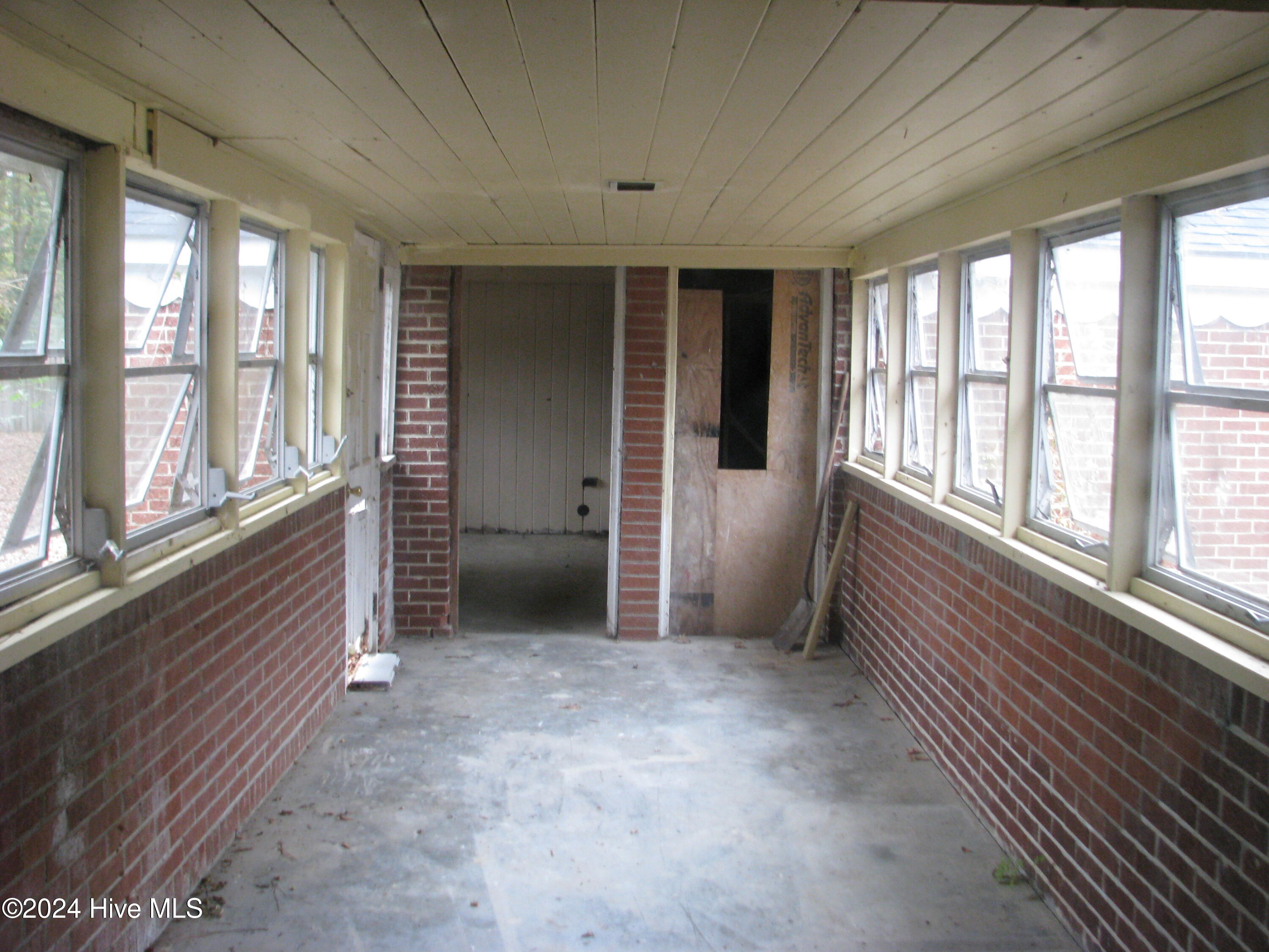 807 Roosevelt Avenue Property Photo 21