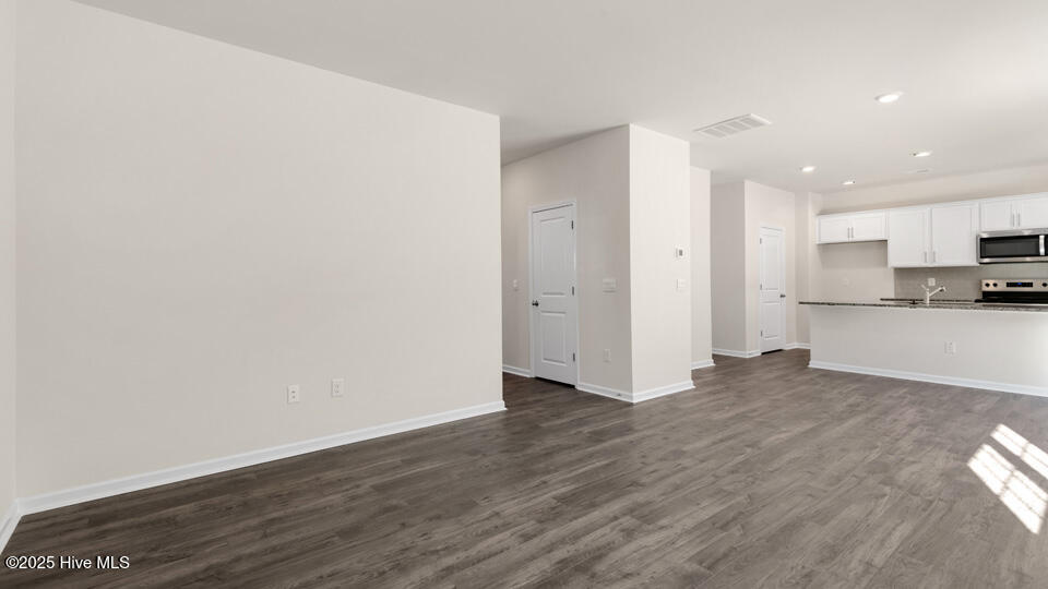 923 Misty Creek Drive Property Photo 14