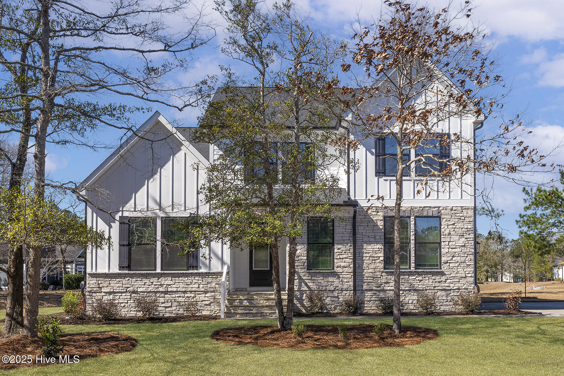 755 Hollybriar Loop Road Property Photo 1