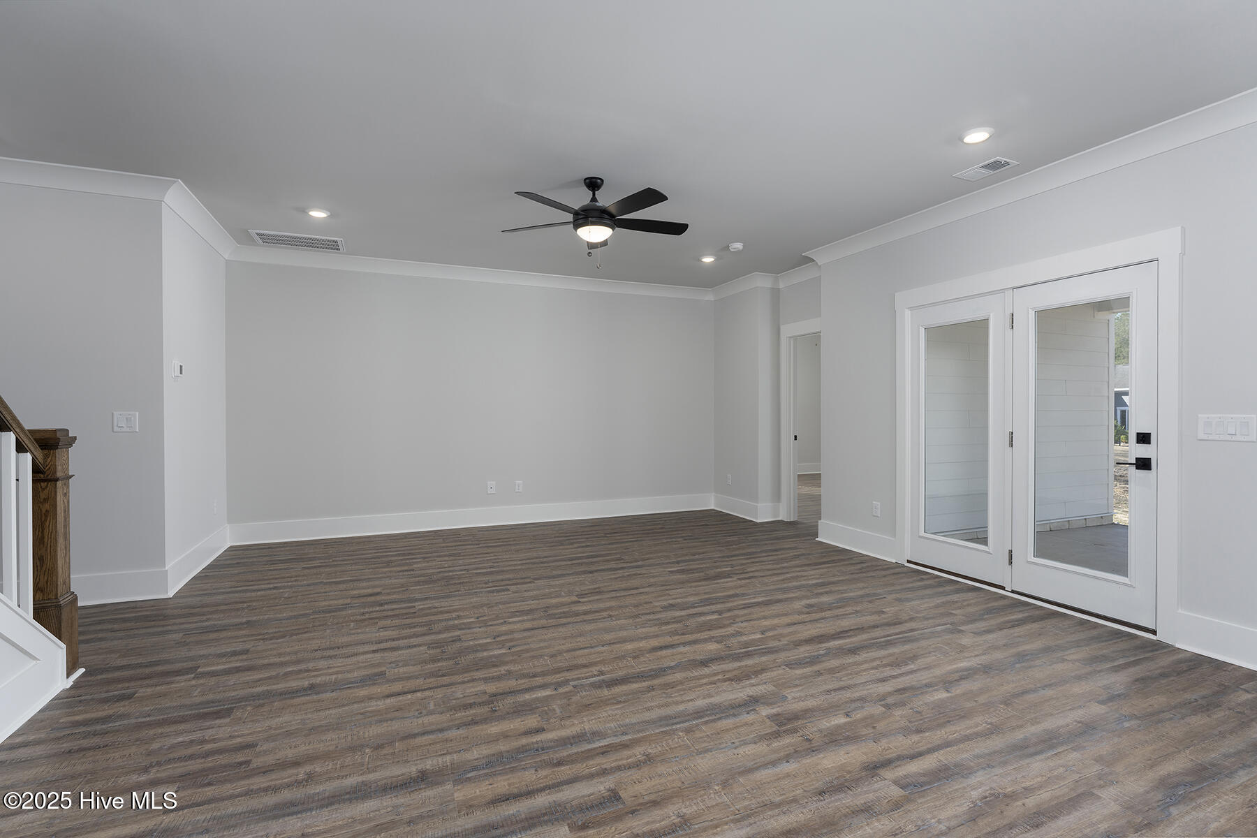 755 Hollybriar Loop Road Property Photo 7