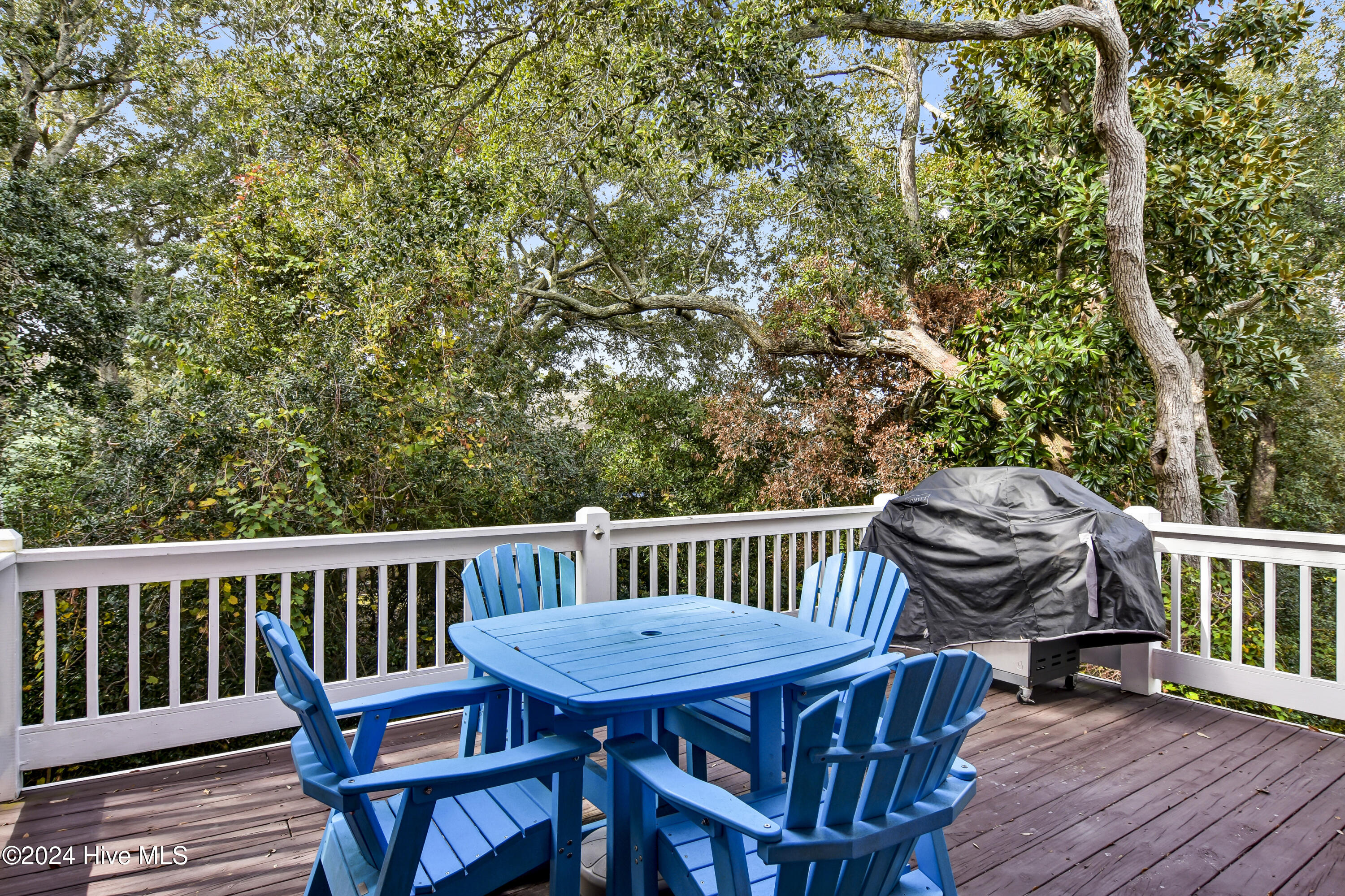 221 Seawatch Way Property Photo 10
