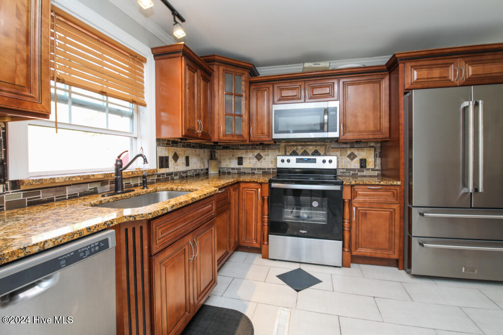 1516 Candlewick Drive Property Photo 3