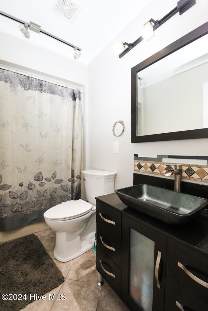 1516 Candlewick Drive Property Photo 9