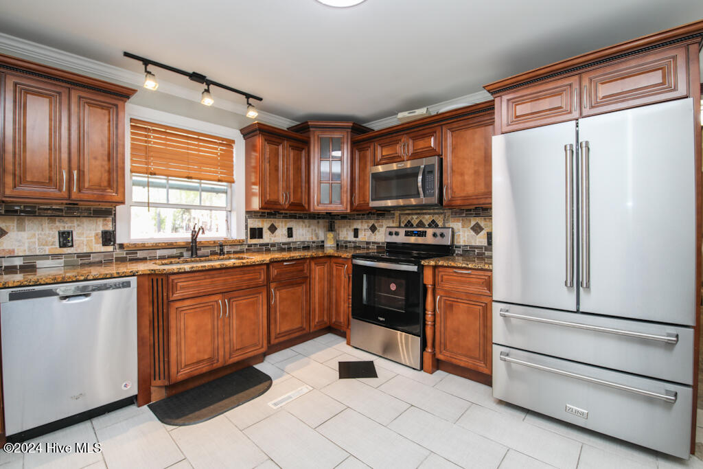 1516 Candlewick Drive Property Photo 12