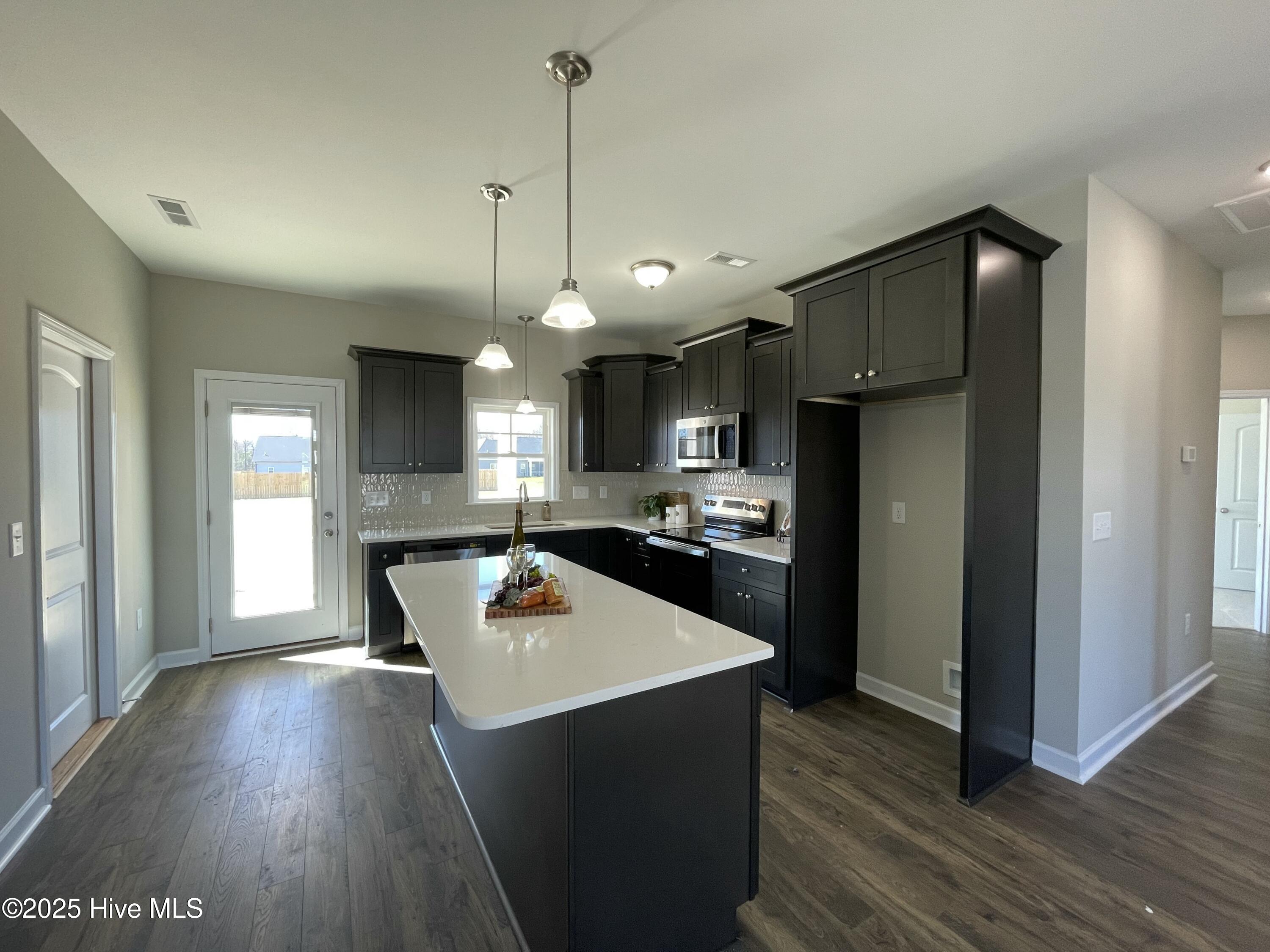 201 Dunbar Hill Drive Property Photo 11
