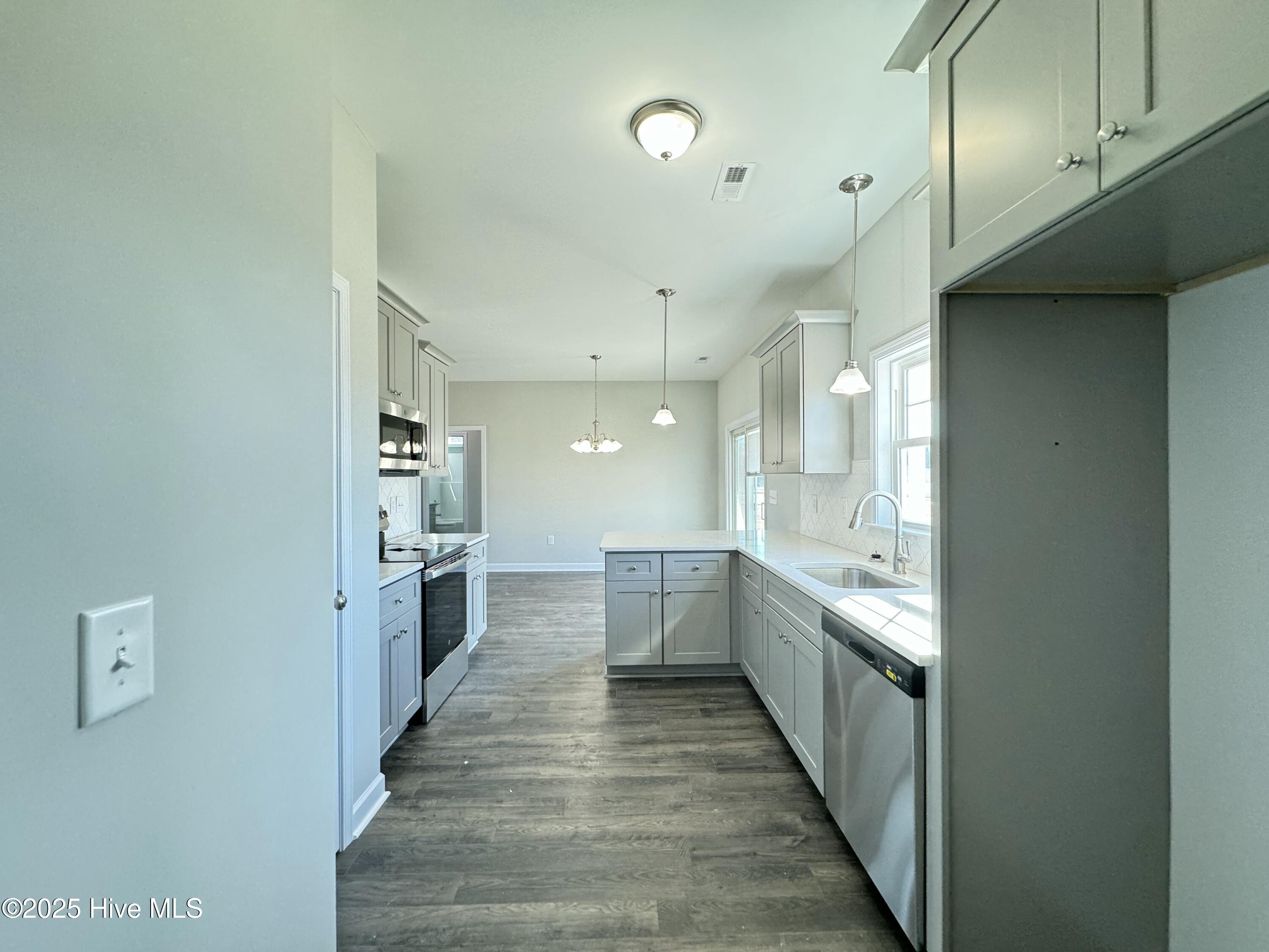 203 Dunbar Hill Drive Property Photo 6