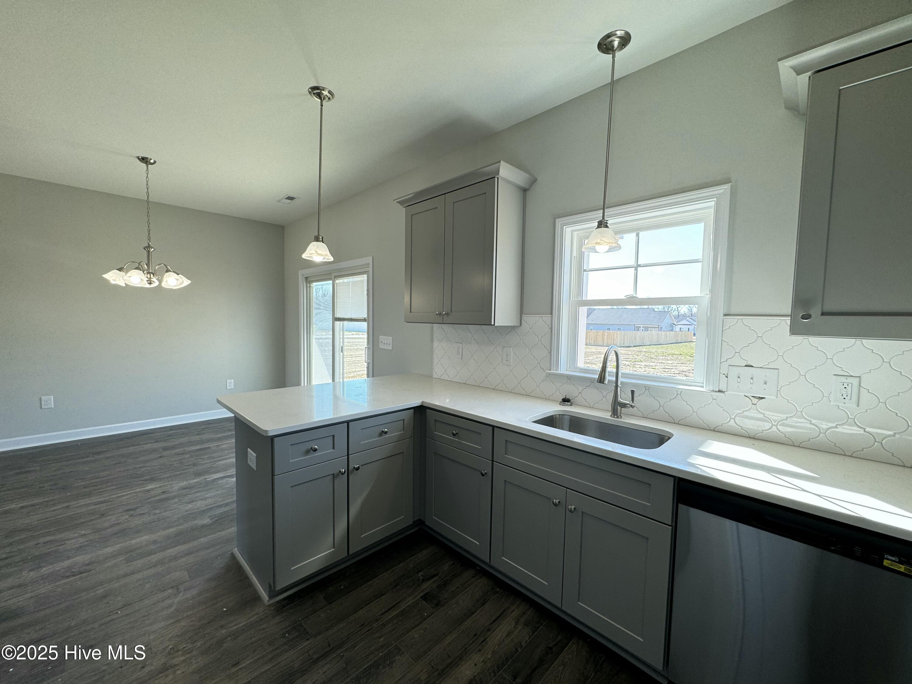 203 Dunbar Hill Drive Property Photo 7