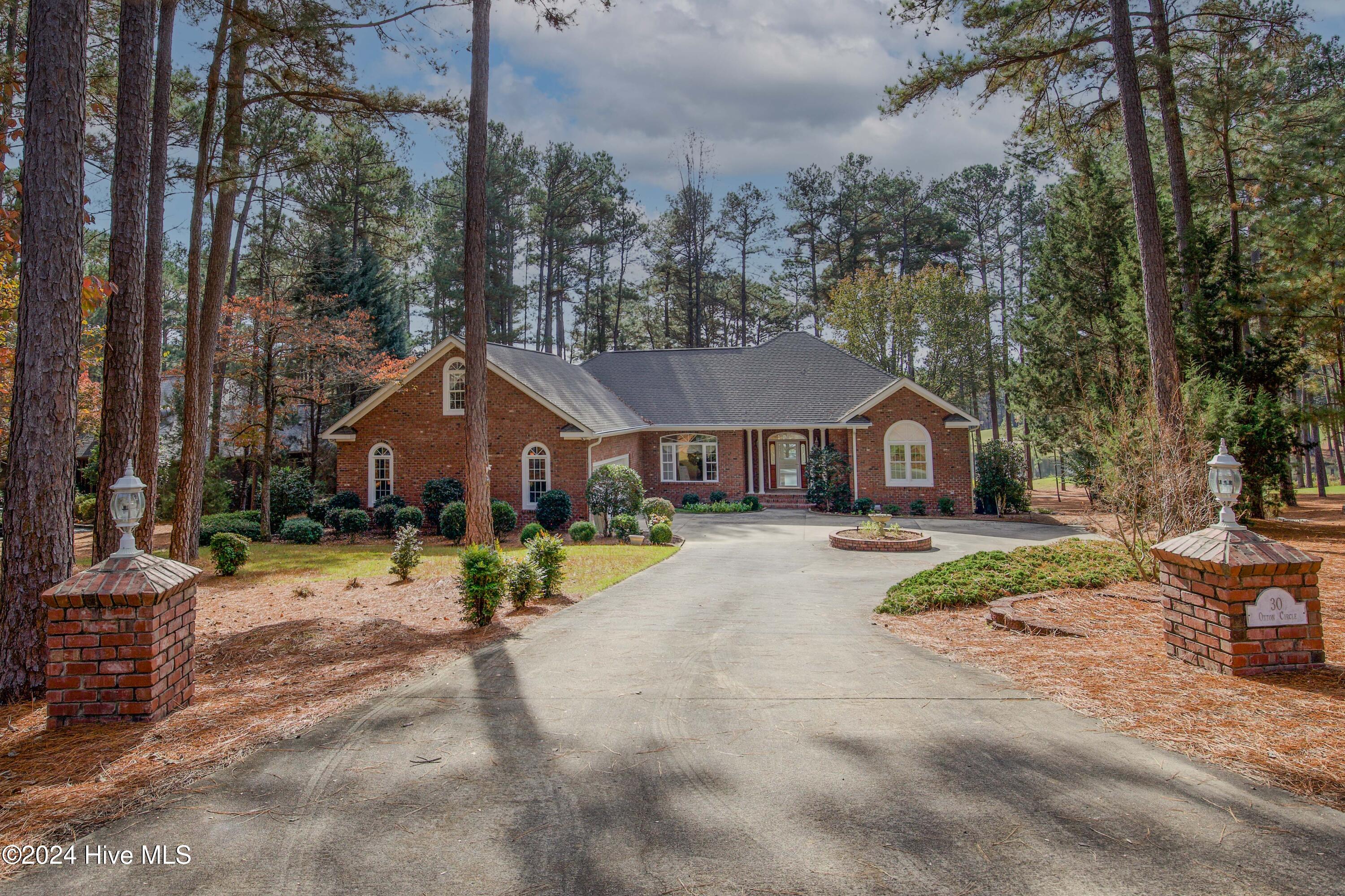 30 Oxton Circle Property Photo 1