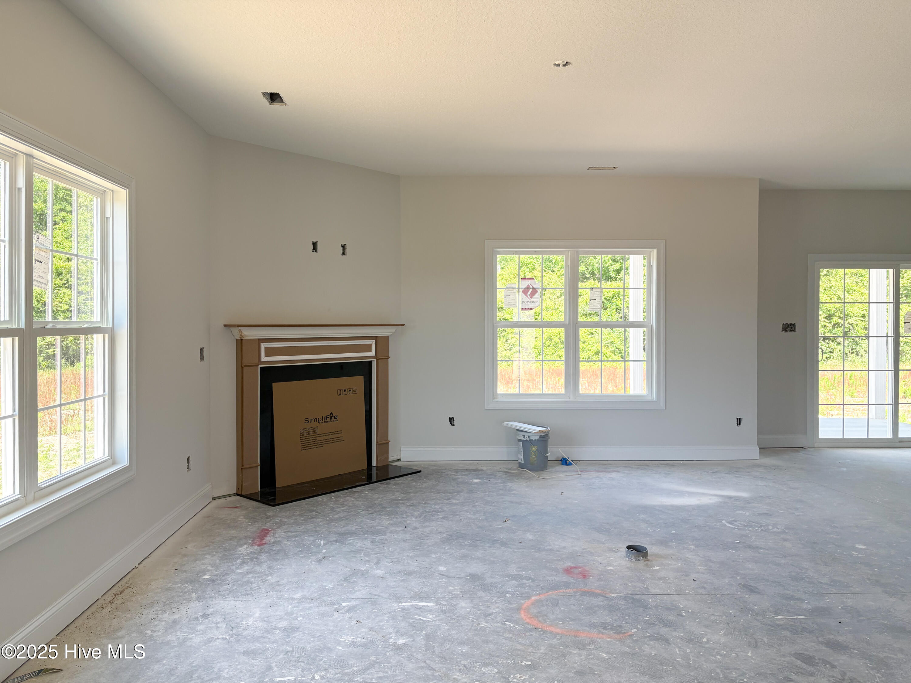 413 W Black Water Lane Property Photo 3