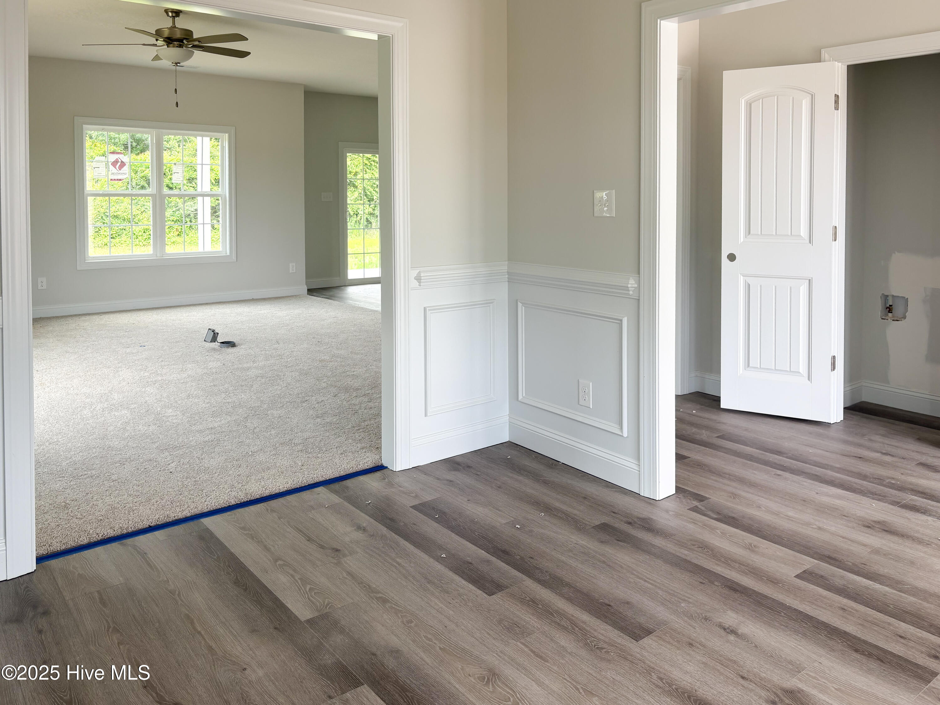 413 W Black Water Lane Property Photo 3