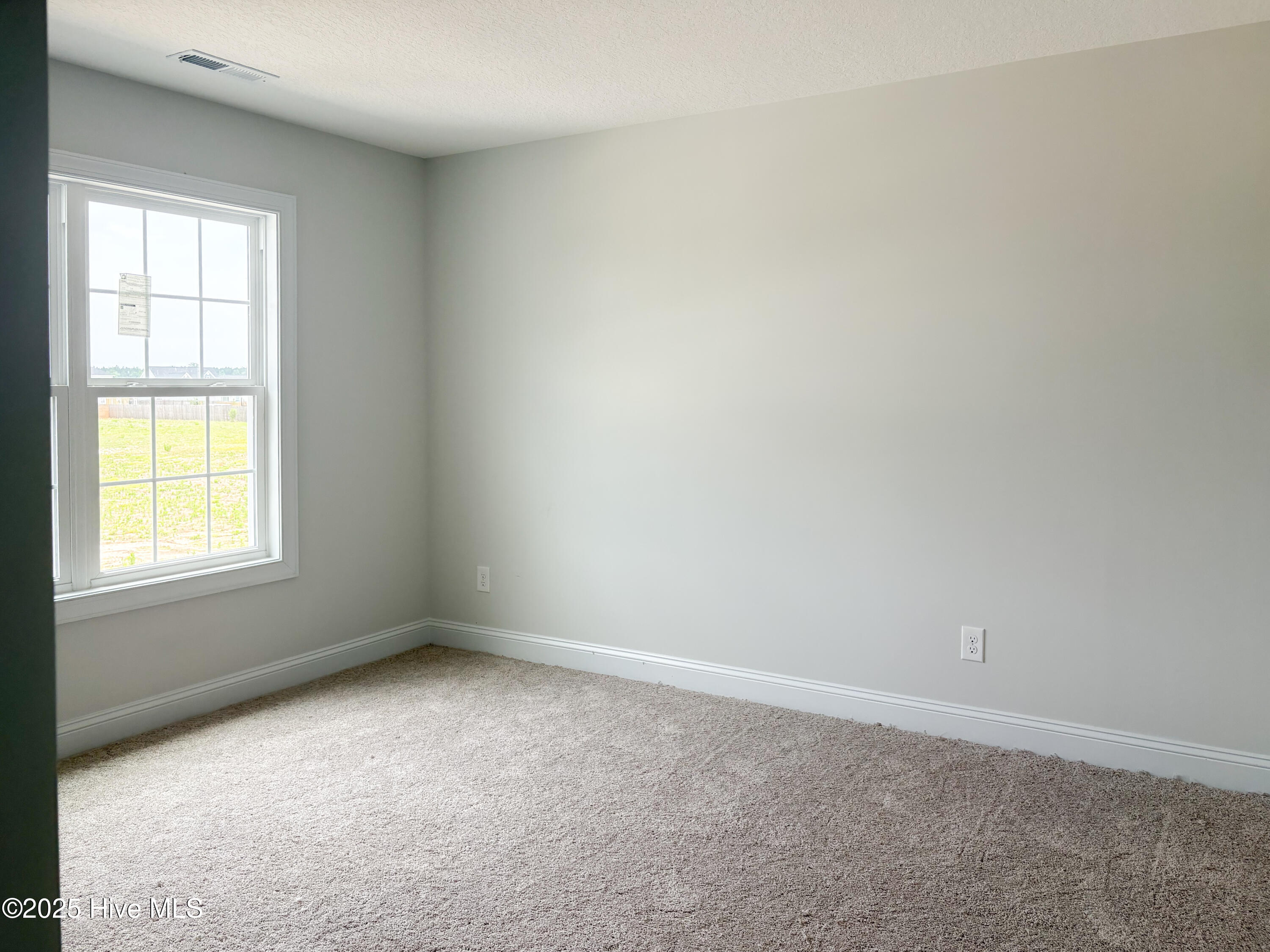 413 W Black Water Lane Property Photo 7