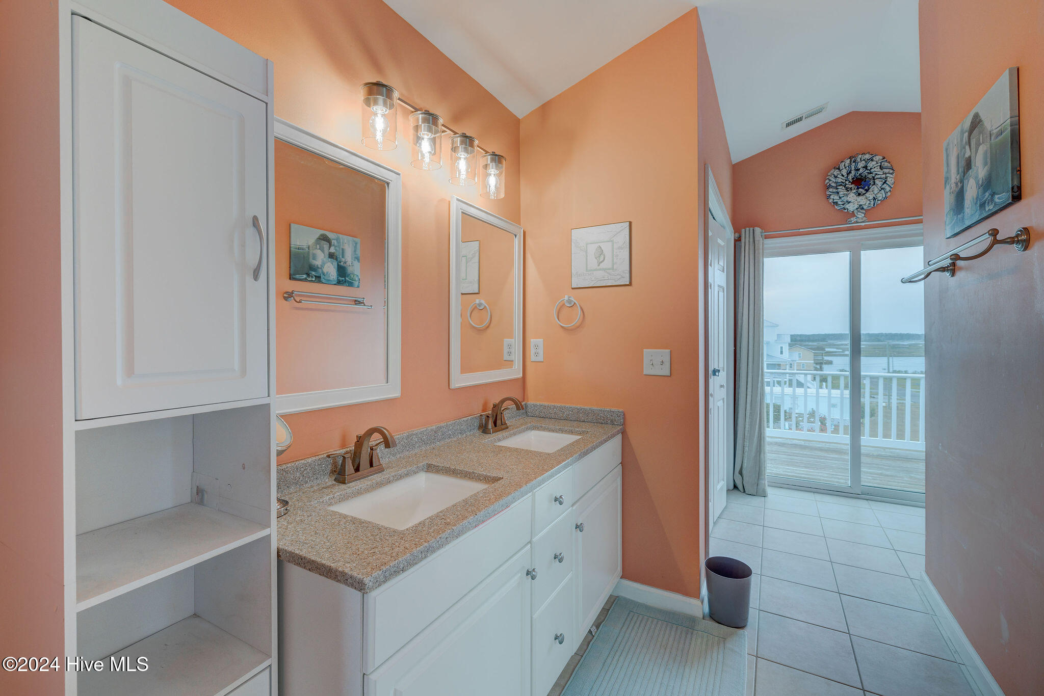 132 Reeves Street Property Photo 30