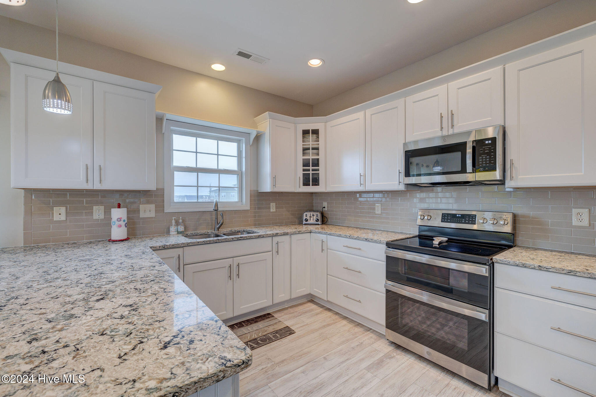 132 Reeves Street Property Photo 44