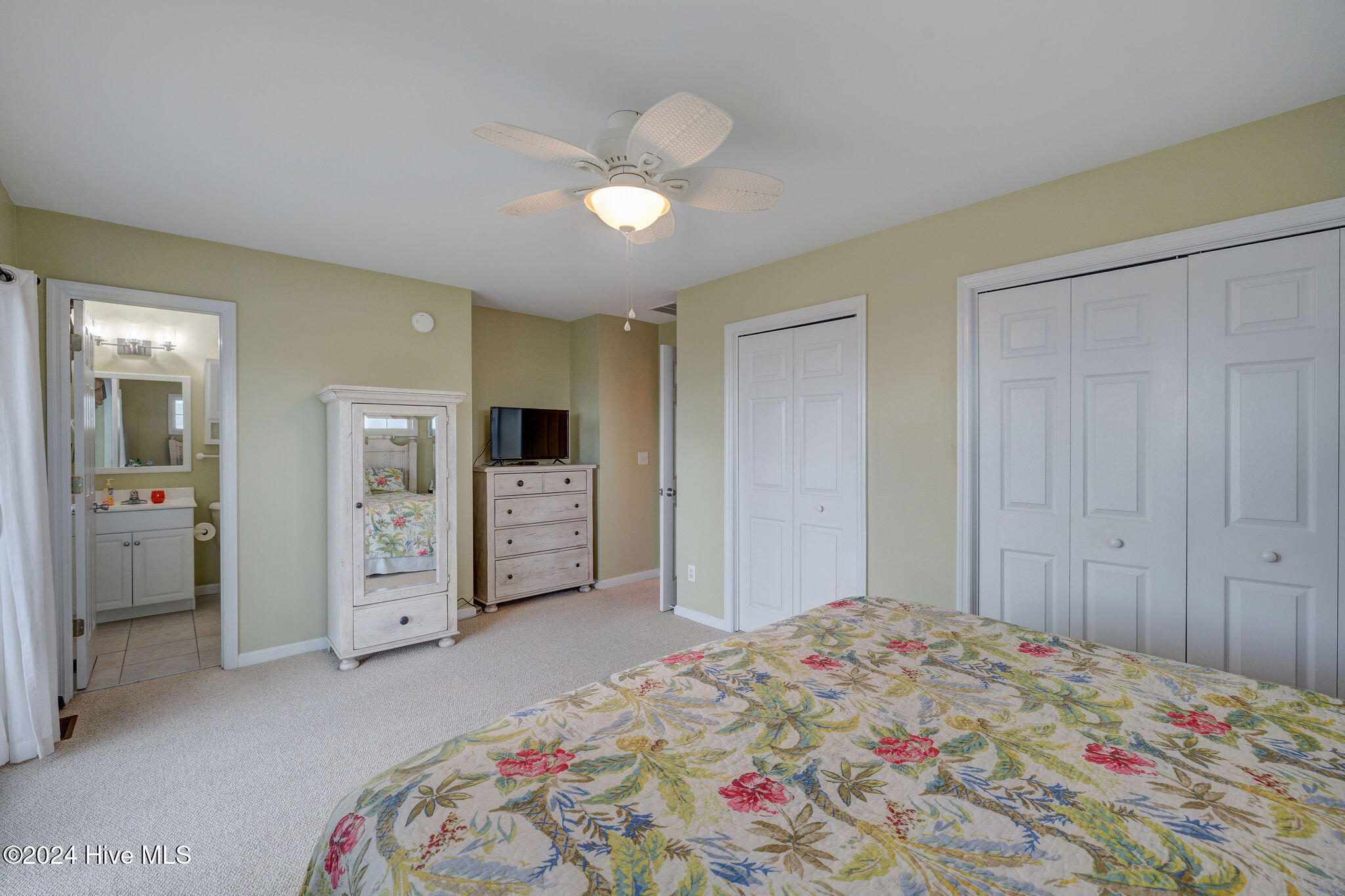 132 Reeves Street Property Photo 57