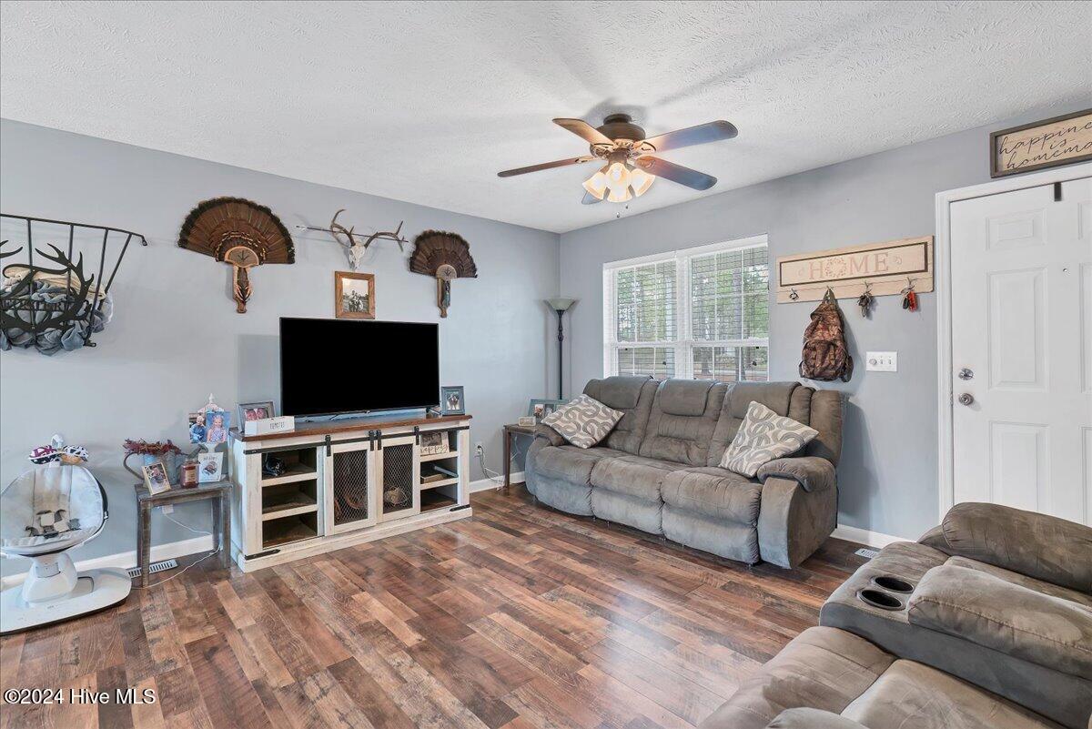 114 Starling Street Property Photo 11