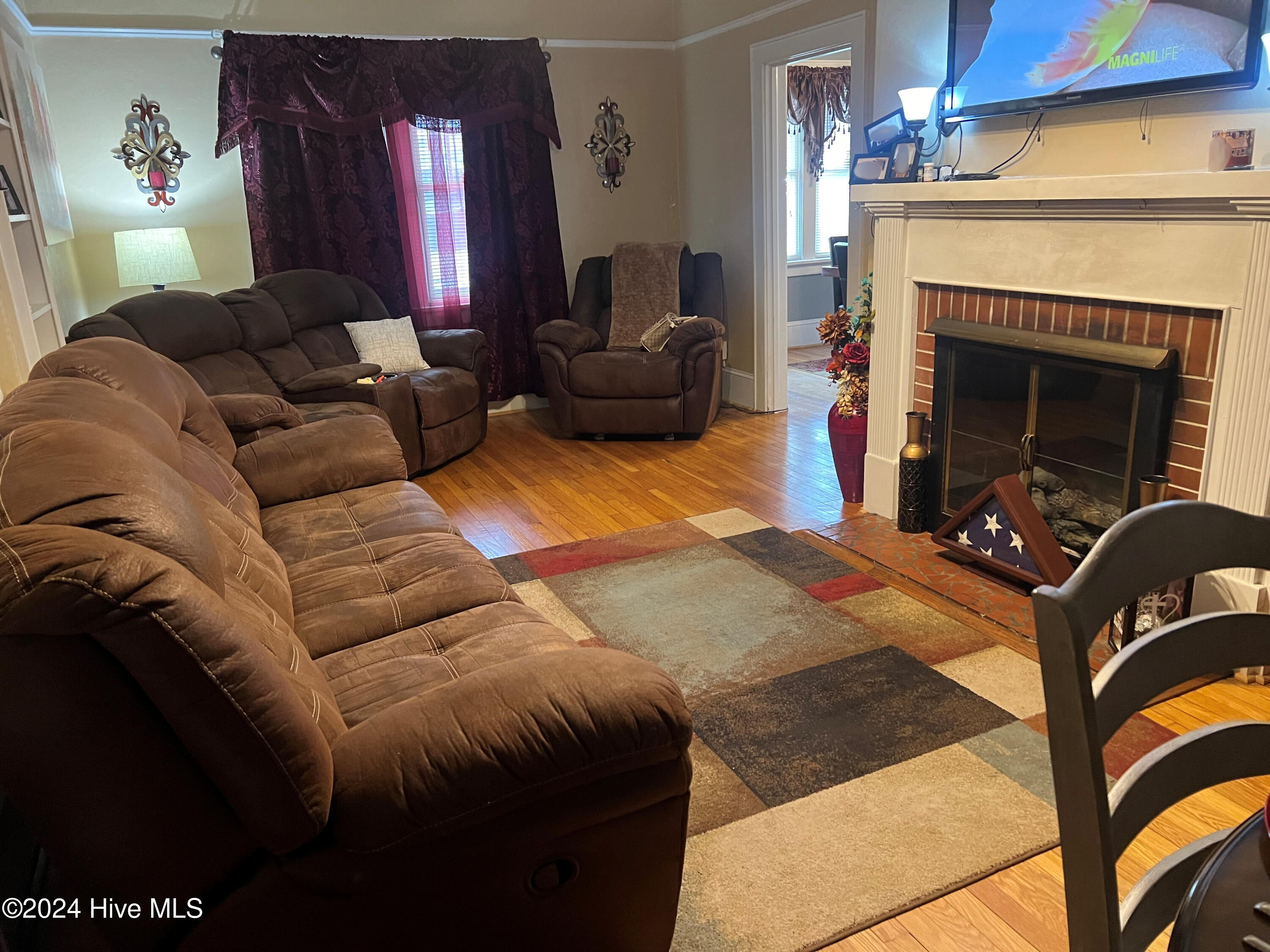 912 N King Street Property Photo 2