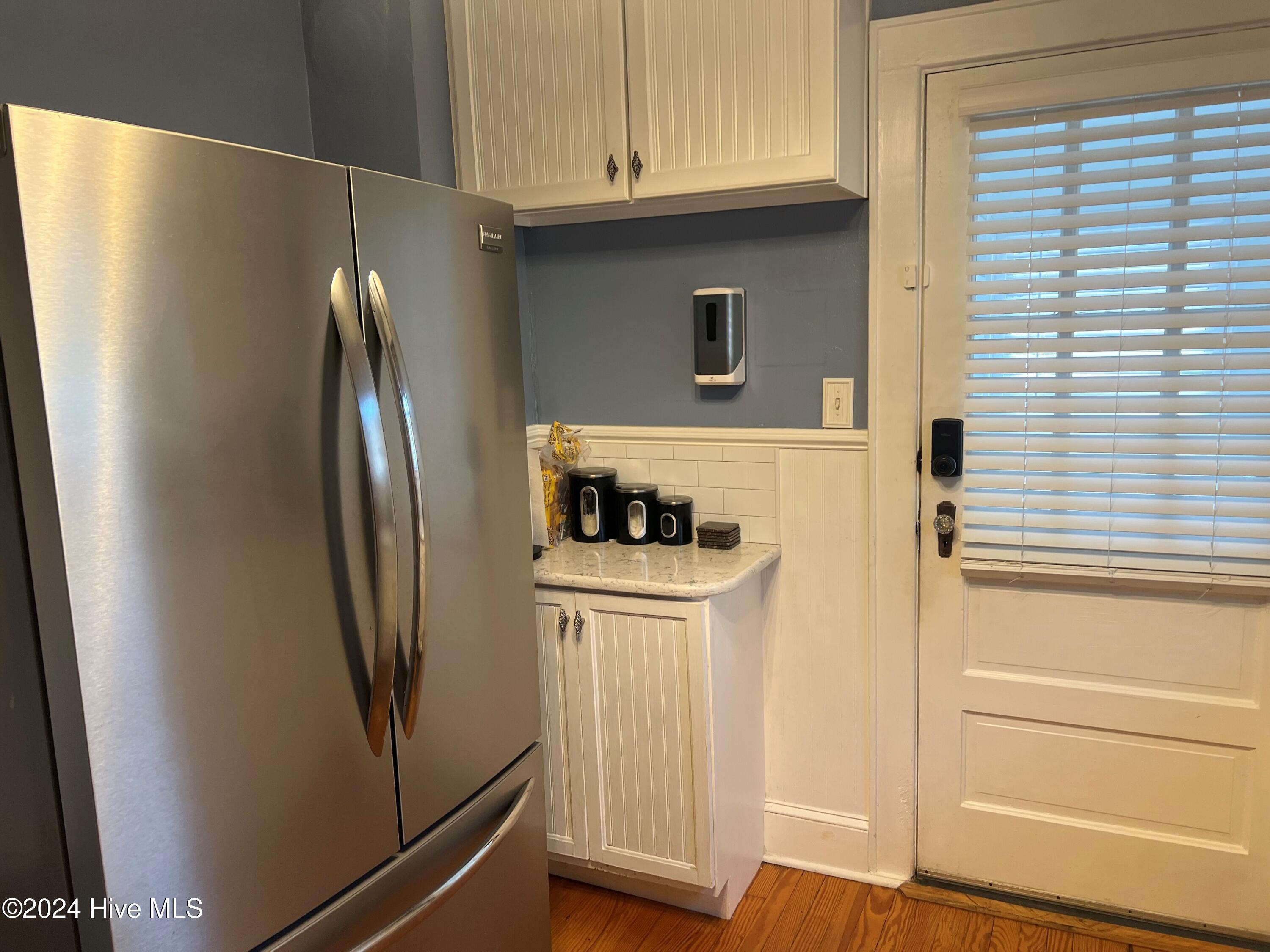 912 N King Street Property Photo 5