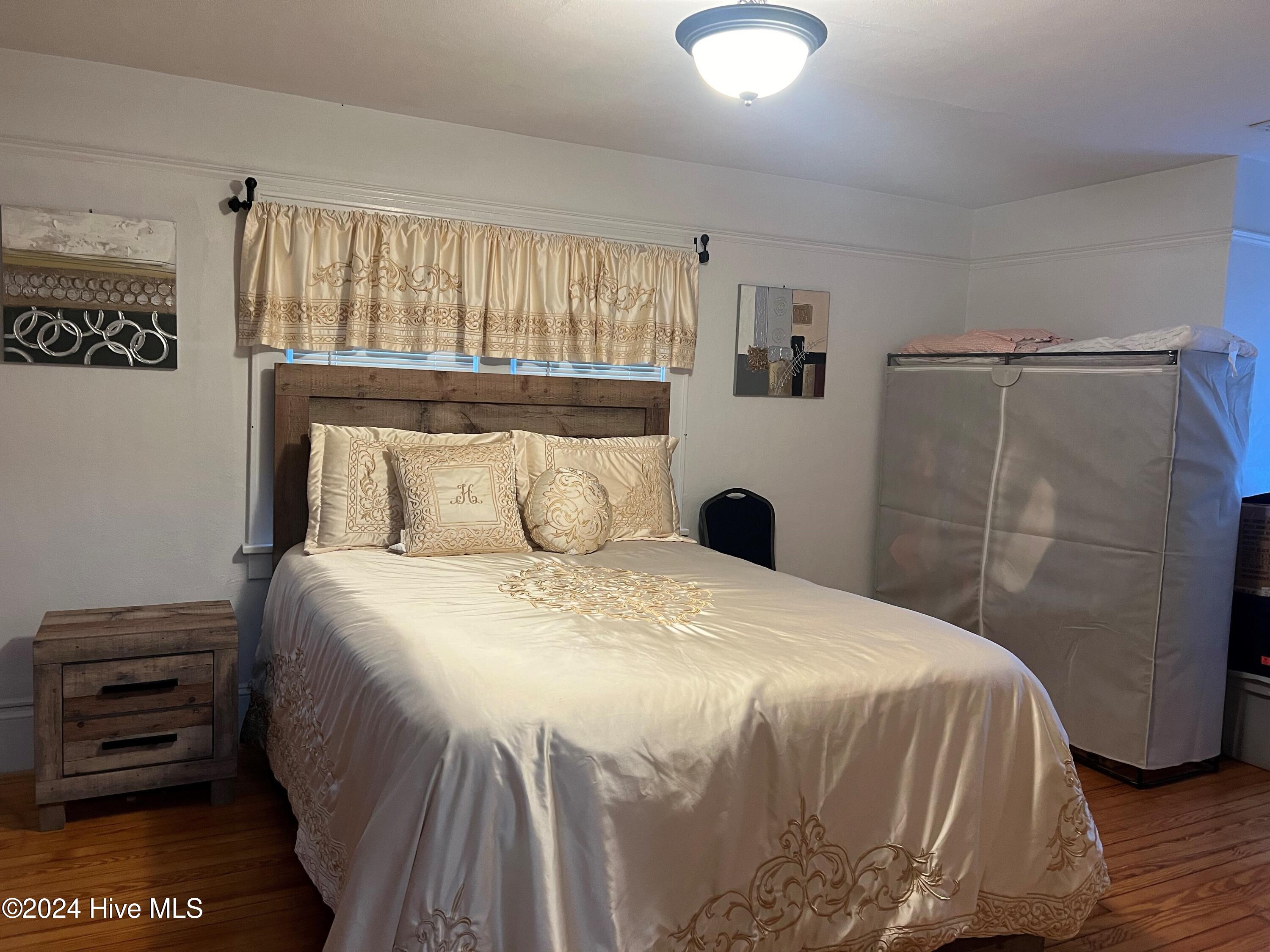 912 N King Street Property Photo 7