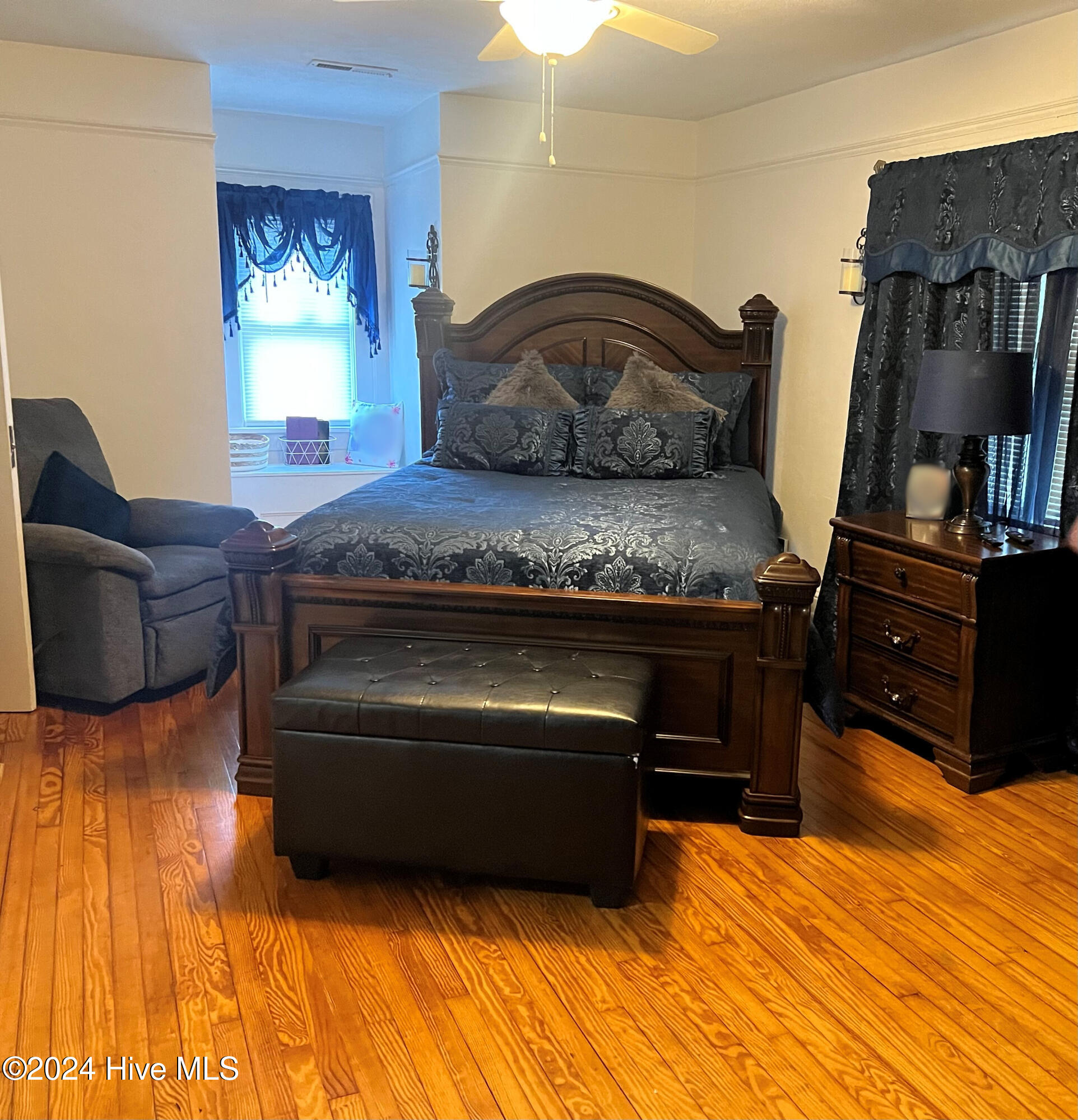 912 N King Street Property Photo 10