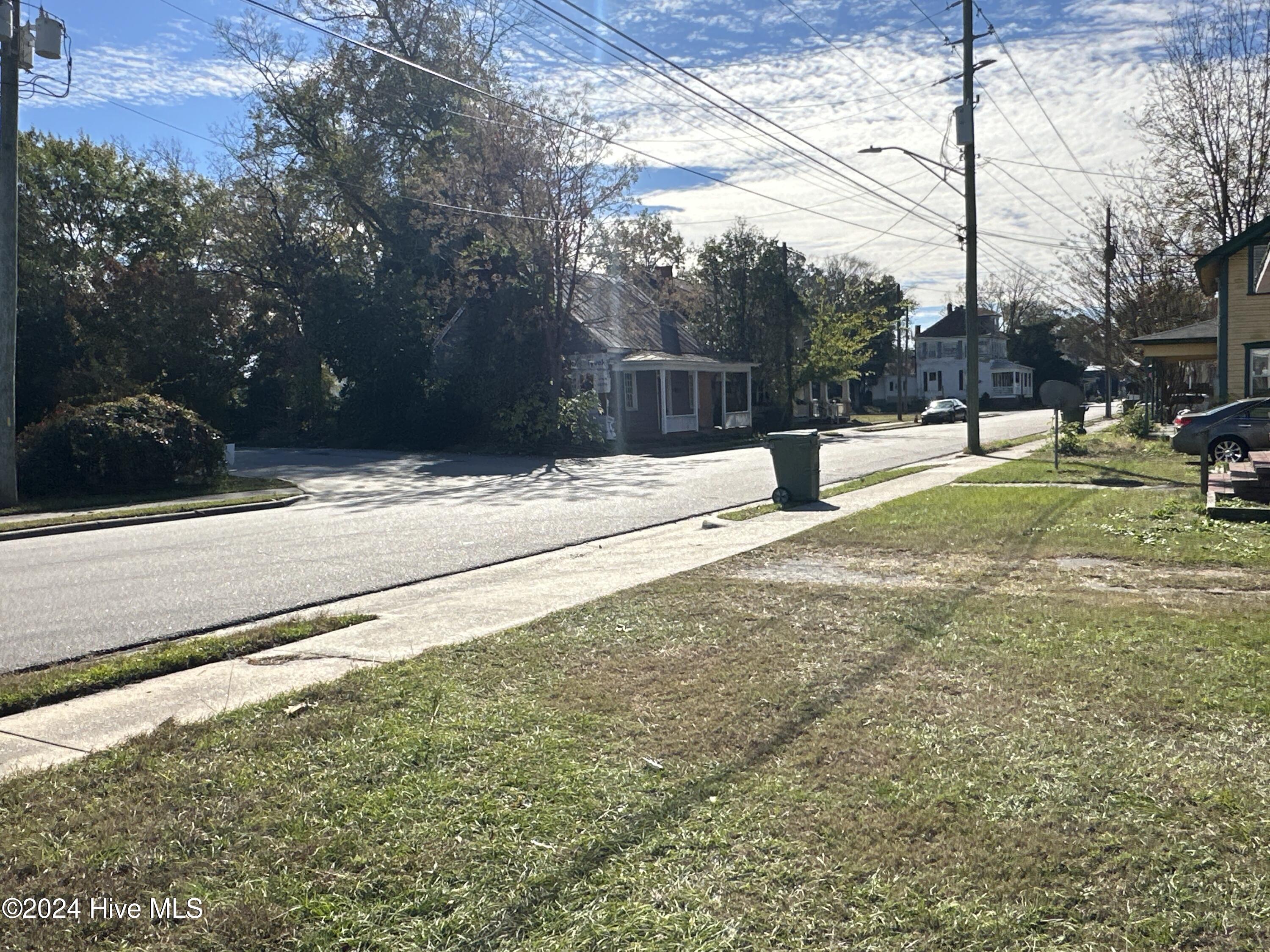 127 E 5th Street Property Photo 2