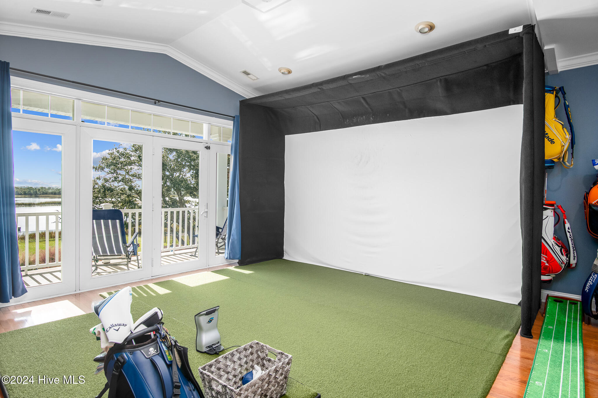 220 Shoreline Drive Property Photo 44