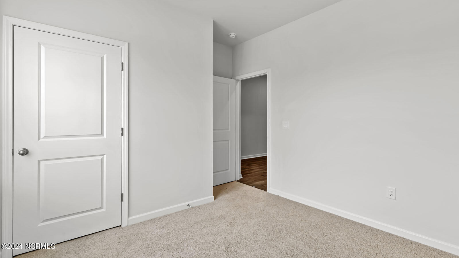 3846 Althorp Drive Property Photo 5