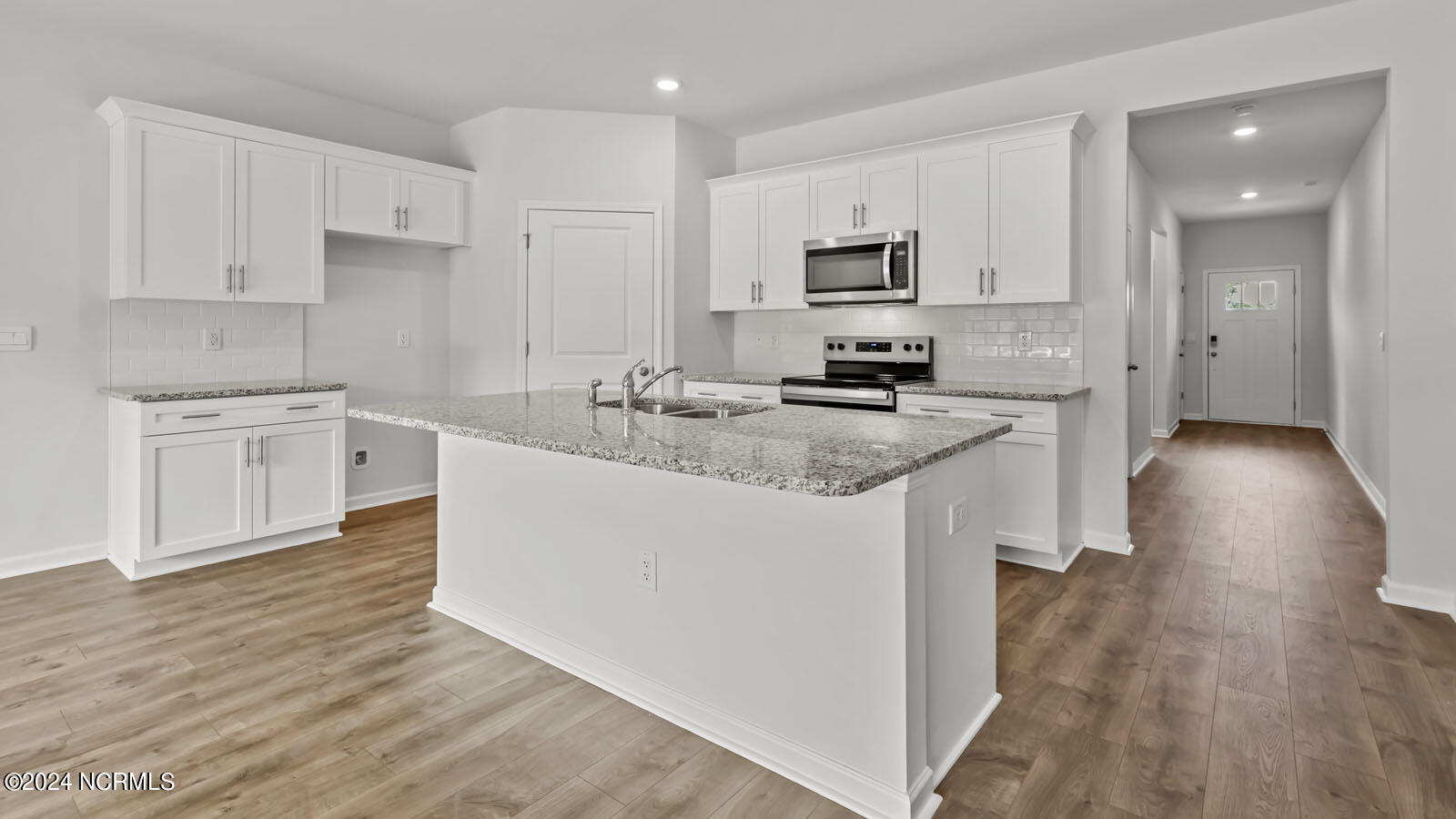 3846 Althorp Drive Property Photo 11