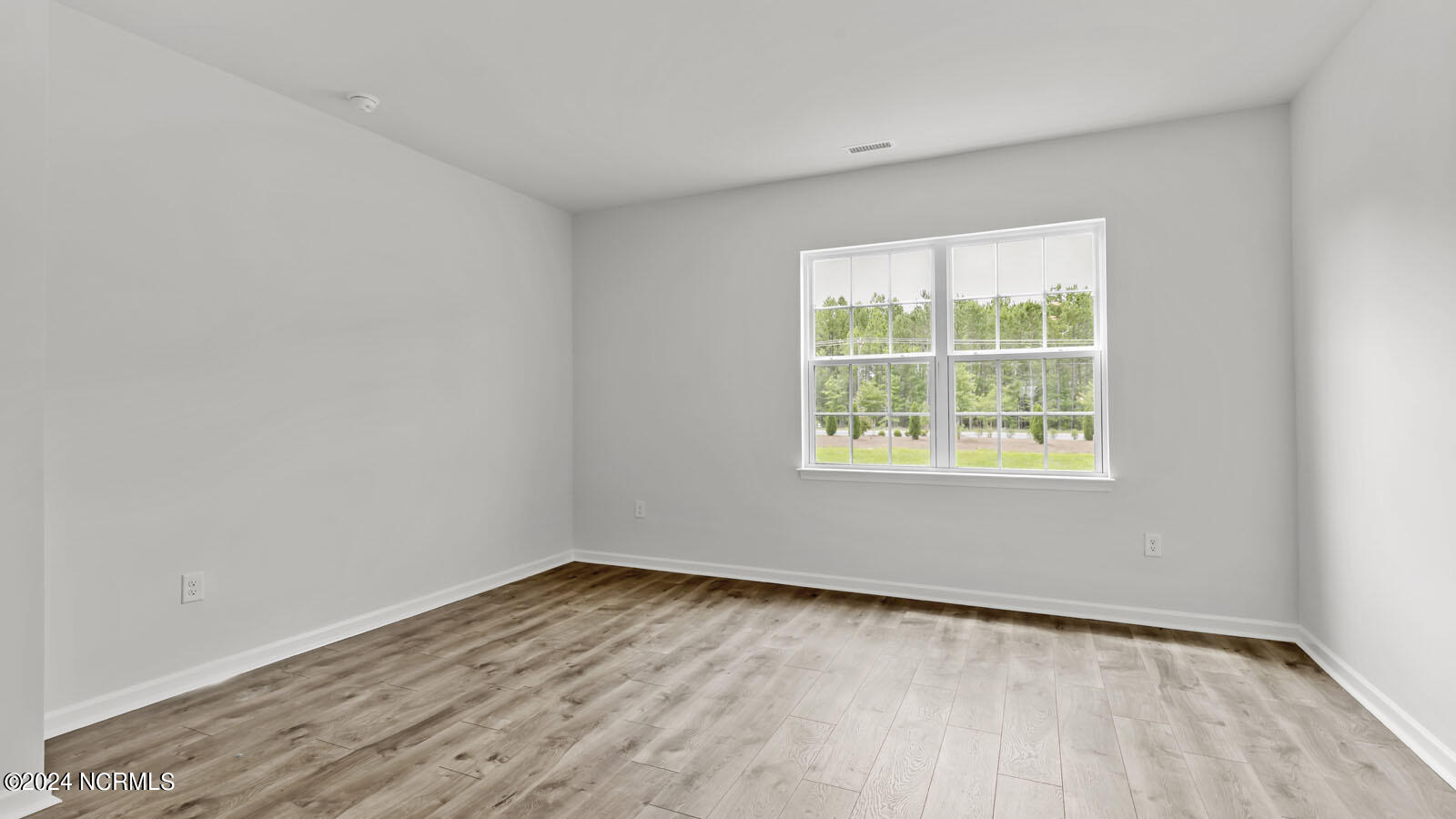 3846 Althorp Drive Property Photo 15