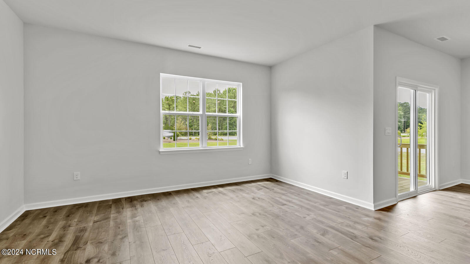 3846 Althorp Drive Property Photo 17
