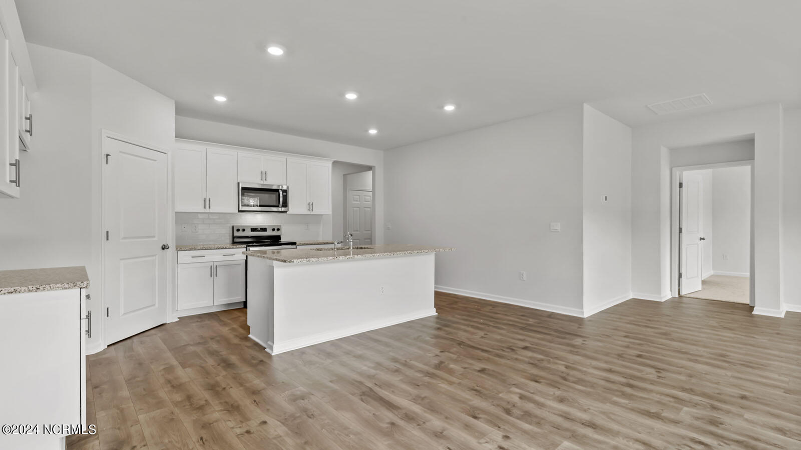 3846 Althorp Drive Property Photo 23
