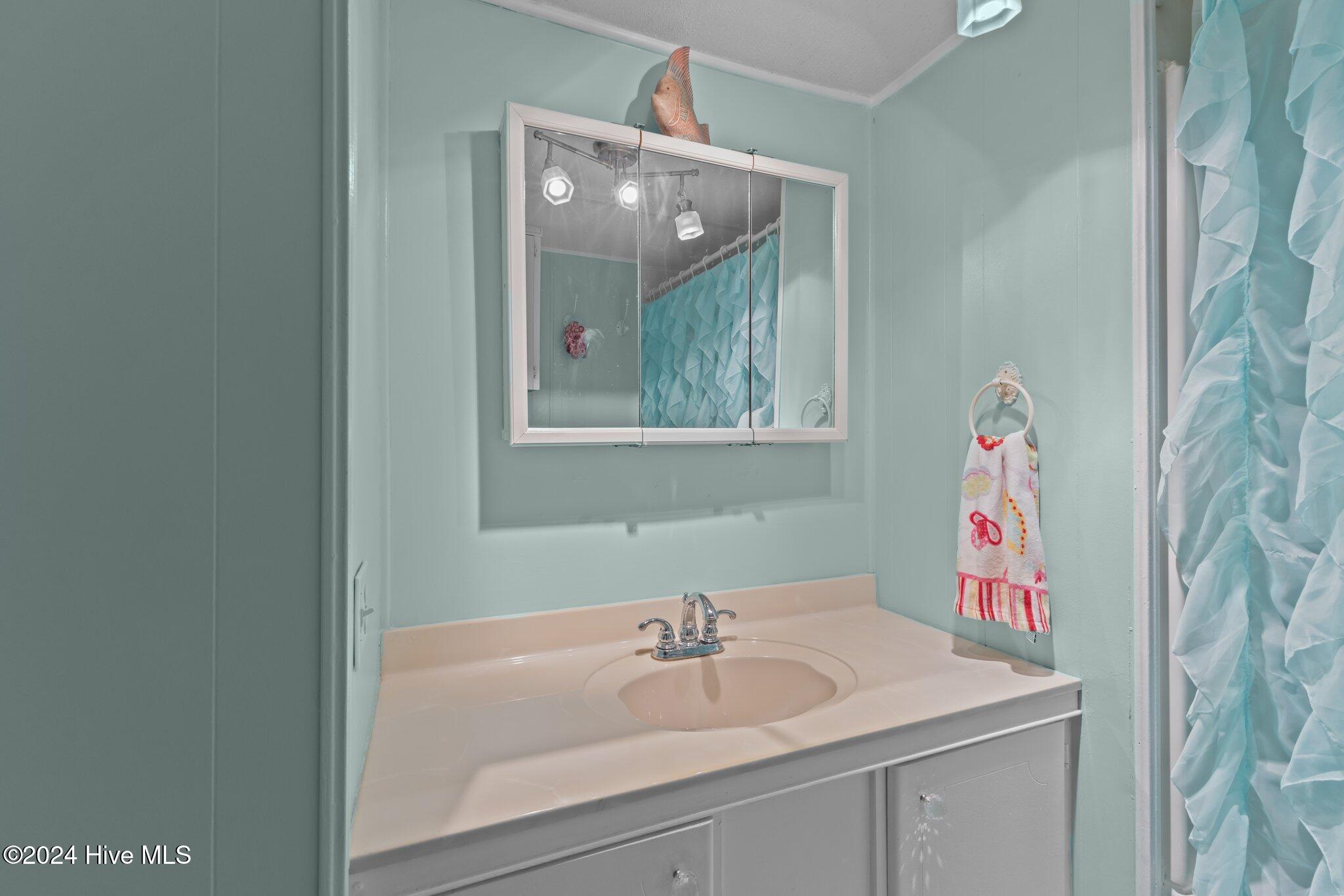 8410 Canal Drive Property Photo 8